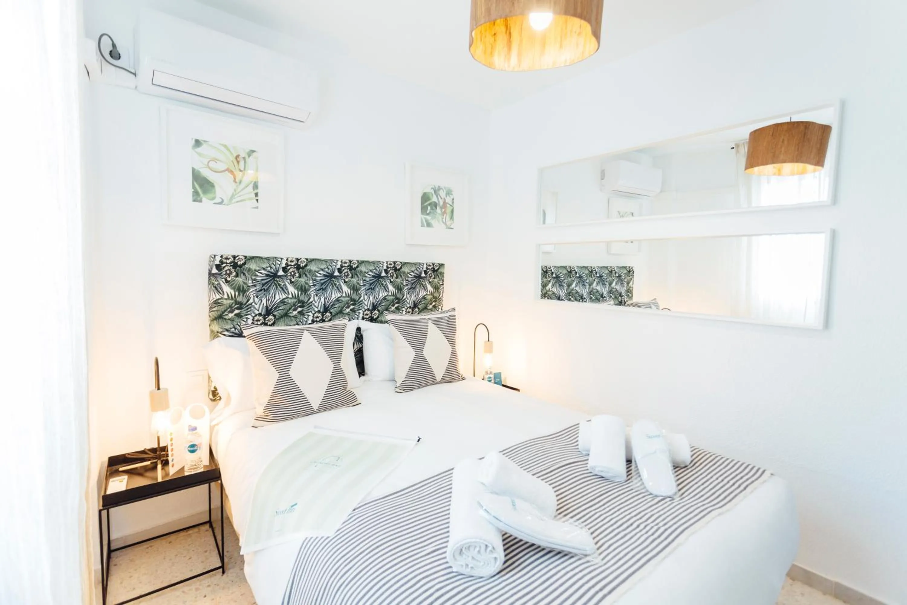 Stunning and colorful- 4Bd 2Bth- Santa Cruz