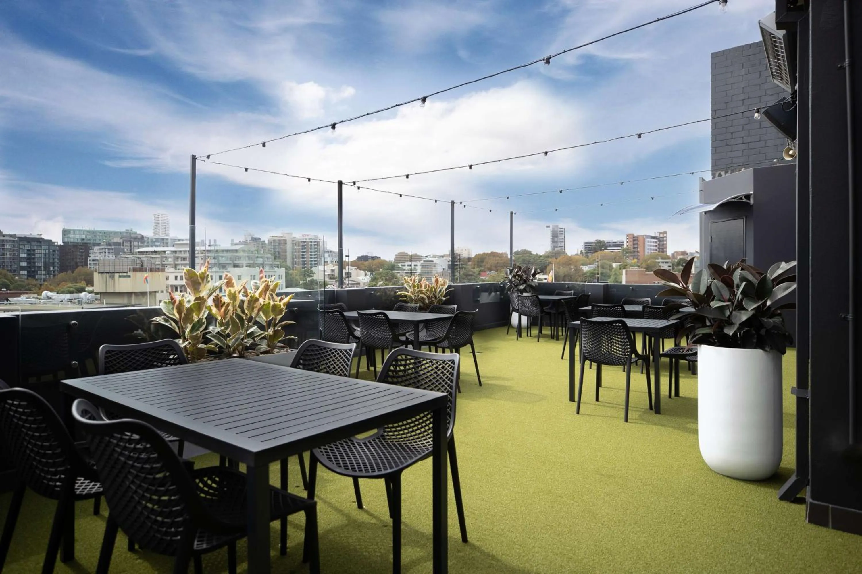 Restaurant/places to eat in Rydges Sydney Central