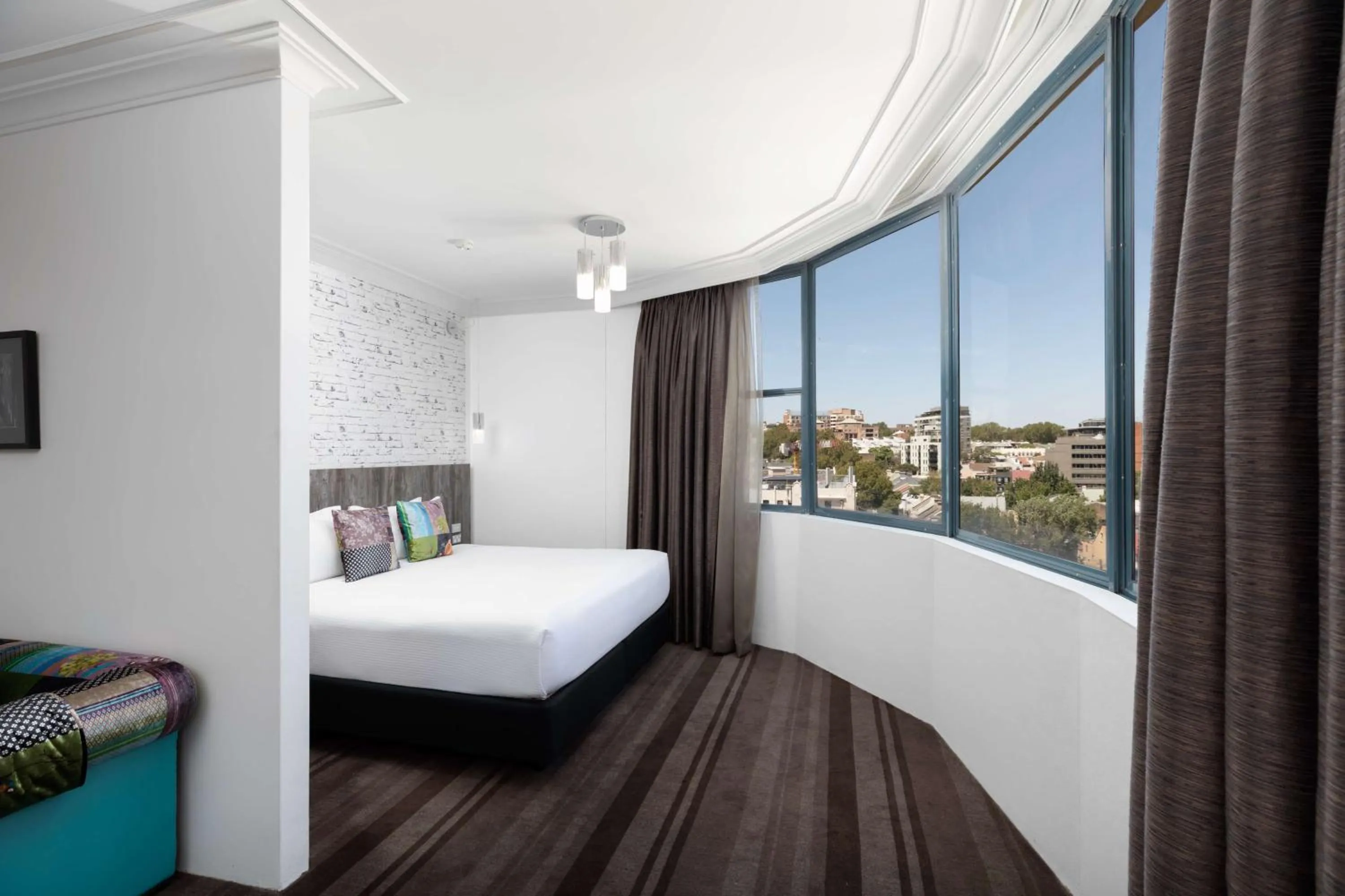 Photo of the whole room, Bed in Rydges Sydney Central