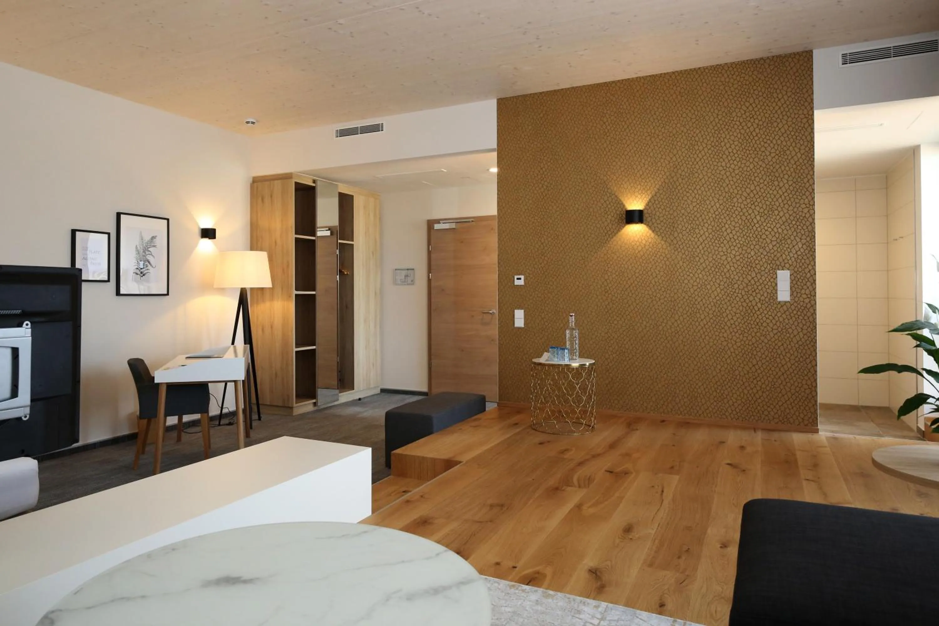 Photo of the whole room, Bed in Donau Lodge