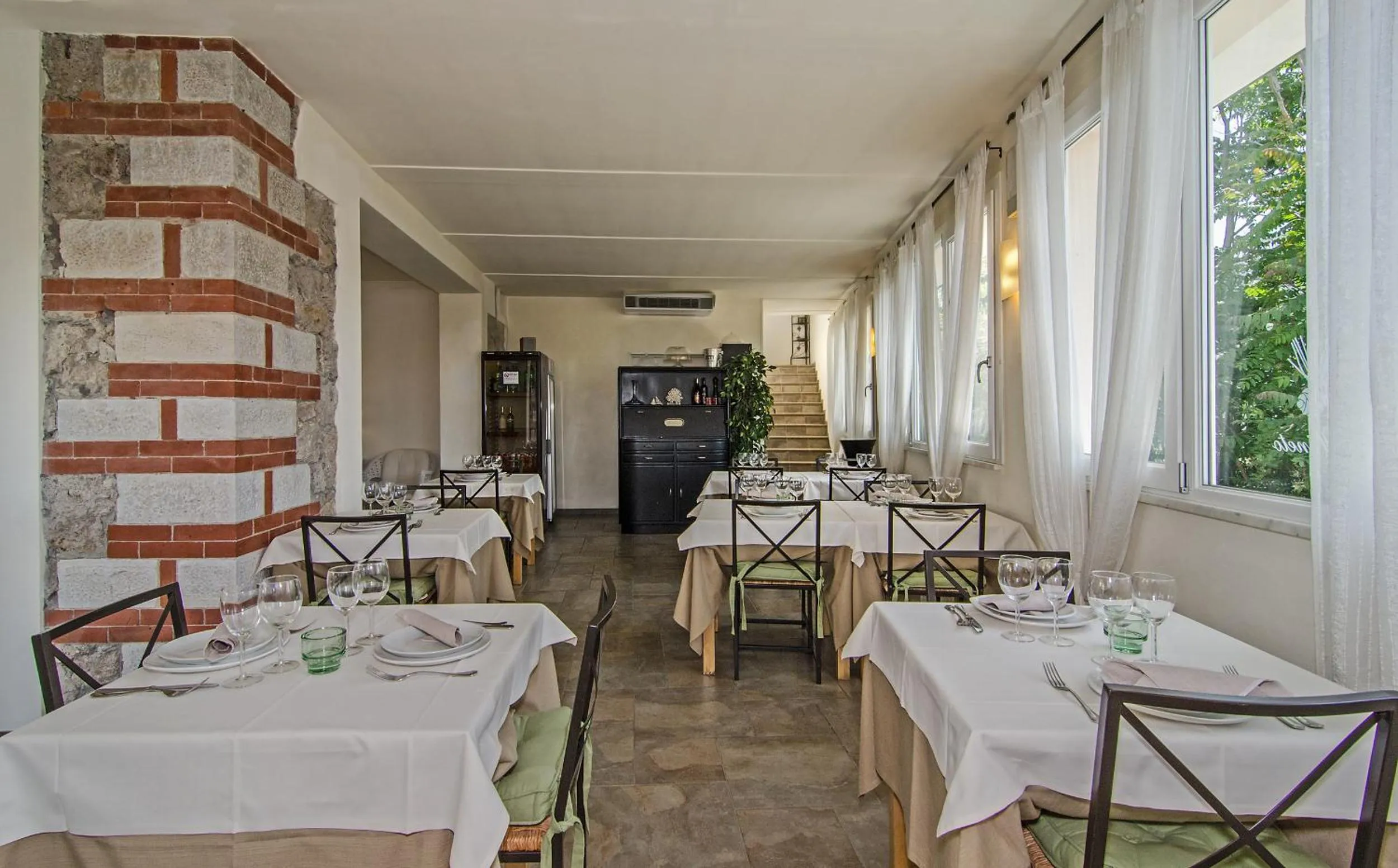 Restaurant/places to eat in Hotel Bencista'