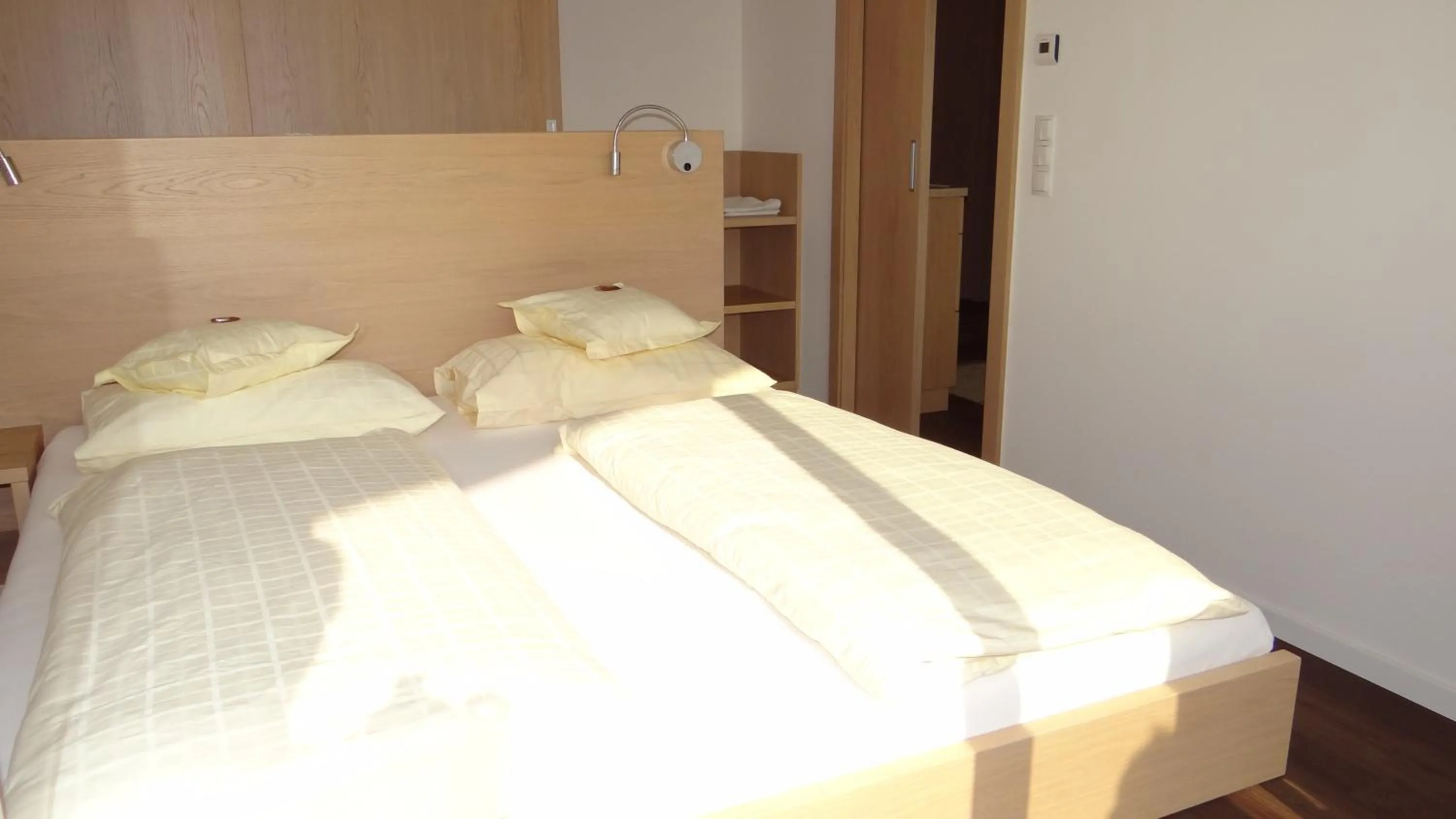 Photo of the whole room, Bed in Urbanhof Prantenberger