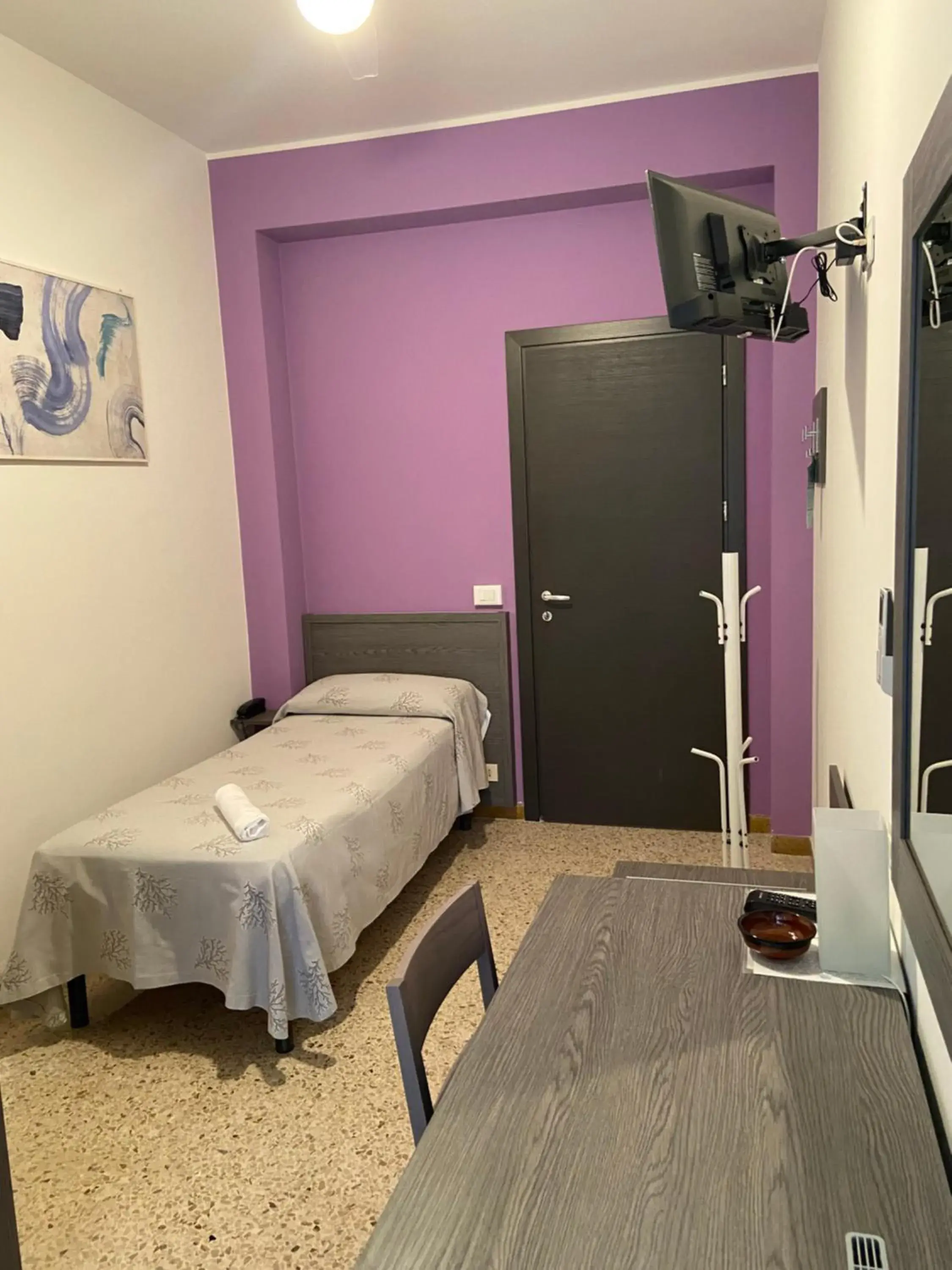 Superior Single Roomwith with Balcony and Lateral Sea View - single occupancy in GFH - Hotel Spiaggia D'Oro Superior Single Roomwith with Balcony and Lateral Sea View - single occupancy in GFH - Hotel Spiaggia D'Oro