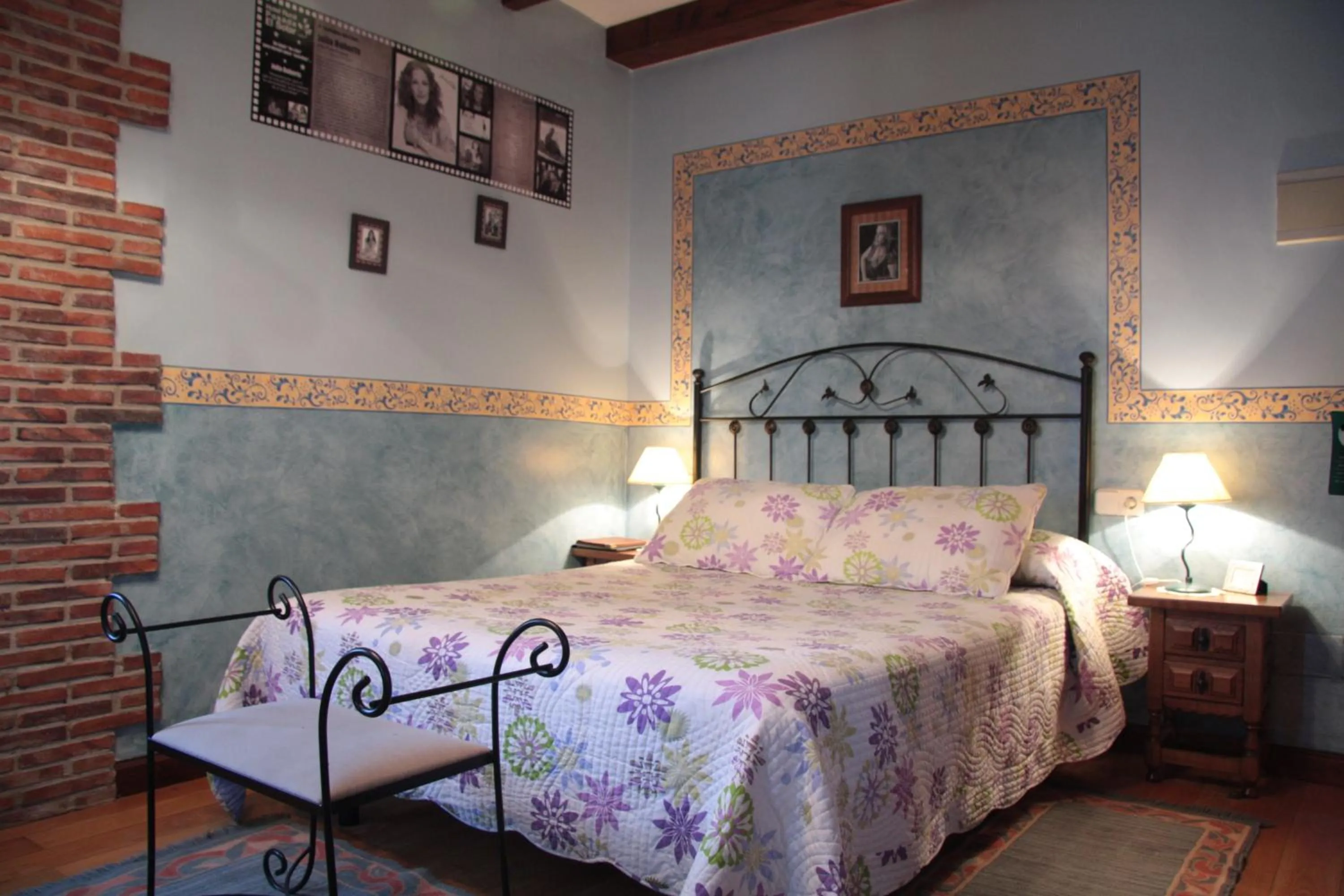 Bed in Hotel "Posada Finca EL SOLAR" Algunas habts tipo estudio con nevera microondas hidromasaje para 2 terraza vistas - " Gintonic- Bar -Terraza panorámica"