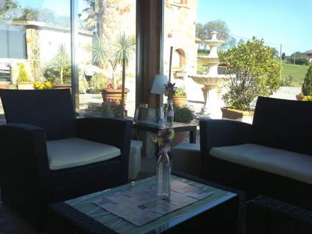 Hotel "Posada Finca EL SOLAR" Algunas habts tipo estudio con nevera microondas hidromasaje para 2 terraza vistas - " Gintonic- Bar -Terraza panorámica"