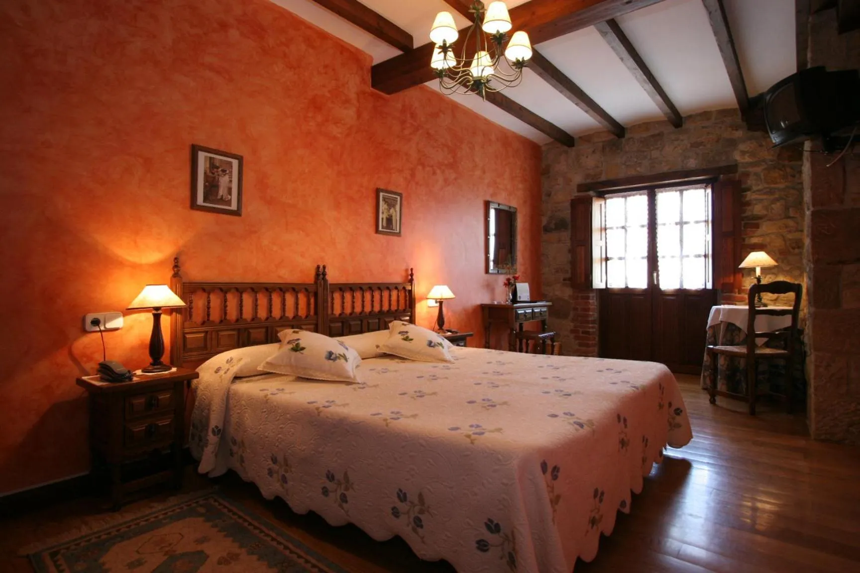 Bed in Hotel "Posada Finca EL SOLAR" Algunas habts tipo estudio con nevera microondas hidromasaje para 2 terraza vistas - " Gintonic- Bar -Terraza panorámica"