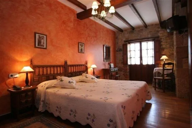 Photo of the whole room, Bed in Hotel "Posada Finca EL SOLAR" Algunas habts tipo estudio con nevera microondas hidromasaje para 2 terraza vistas - " Gintonic- Bar -Terraza panorámica"