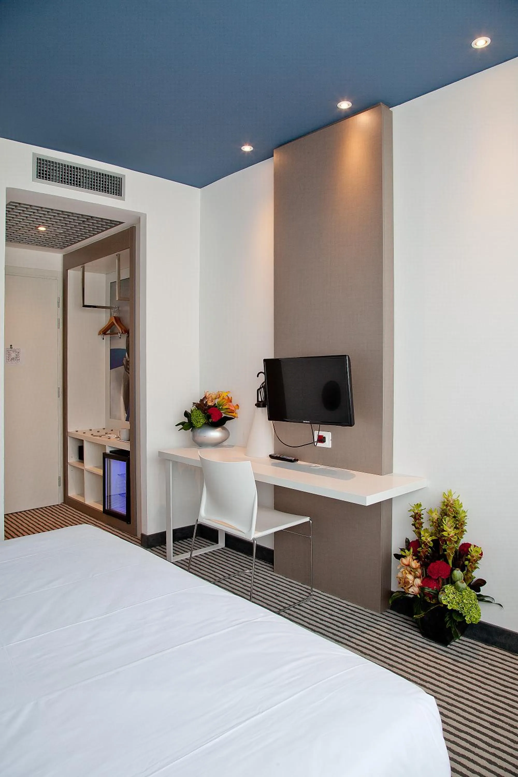 TV and multimedia, Bed in The Caesar Roma