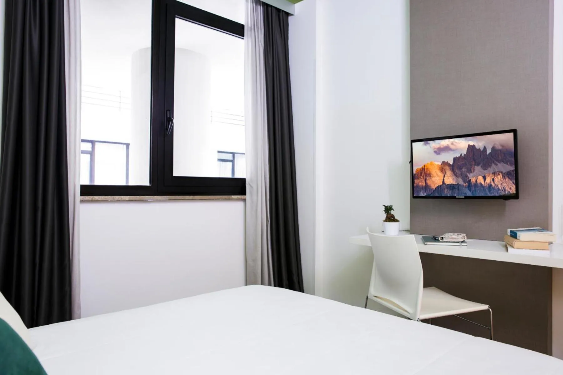 TV and multimedia, Bed in The Caesar Roma