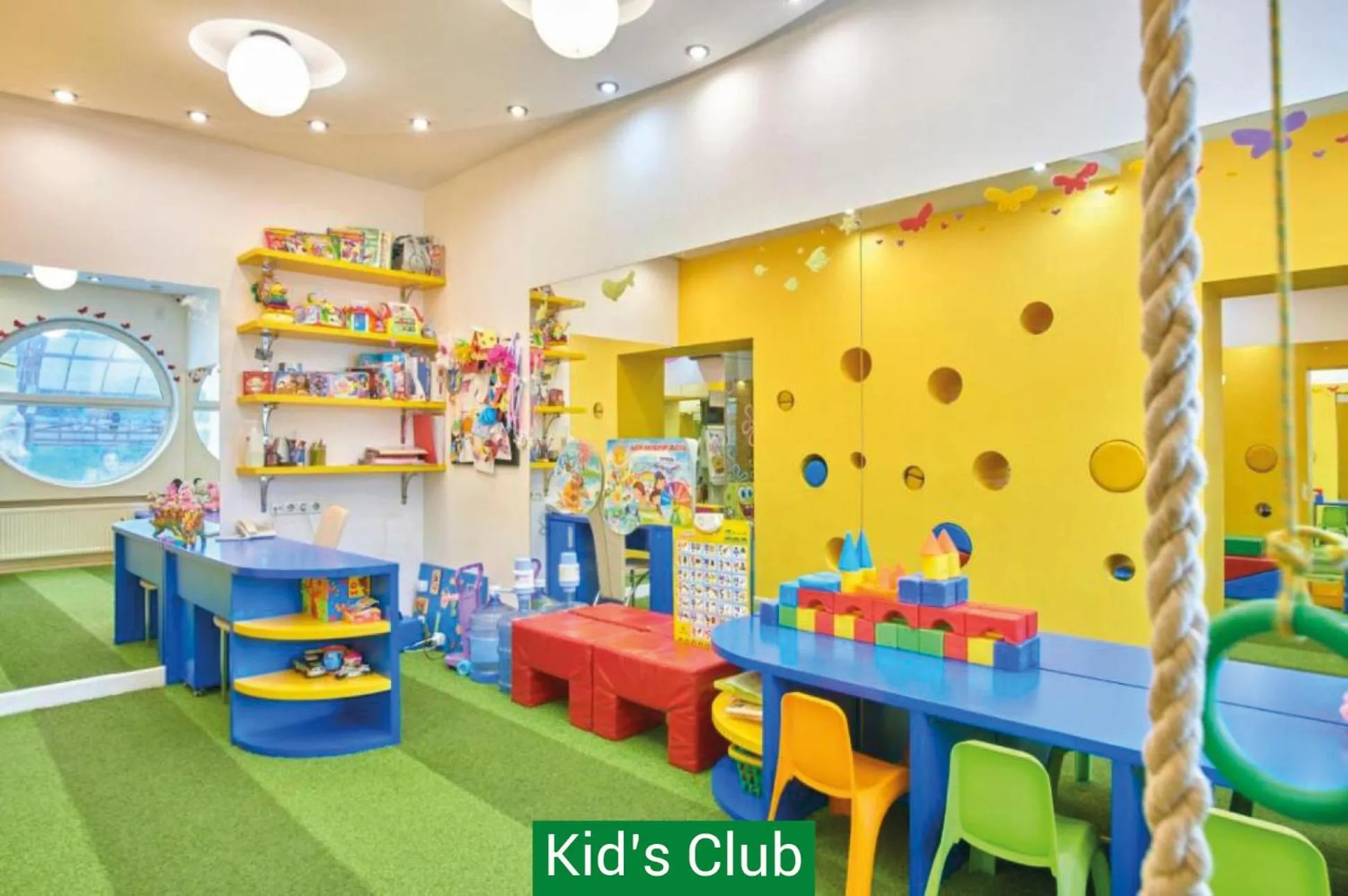 Hotel & Spa NEMO with dolphins