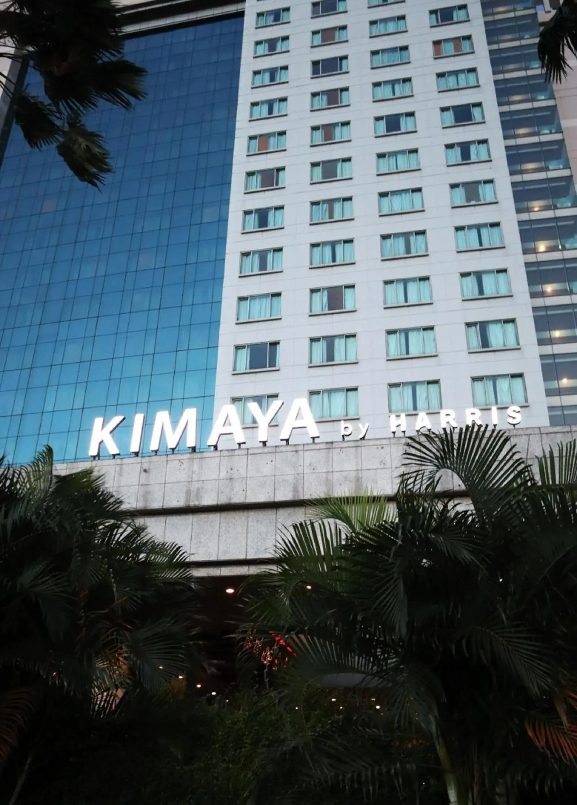 Property building in Hotel KIMAYA Slipi Jakarta By HARRIS Property building in Hotel KIMAYA Slipi Jakarta By HARRIS