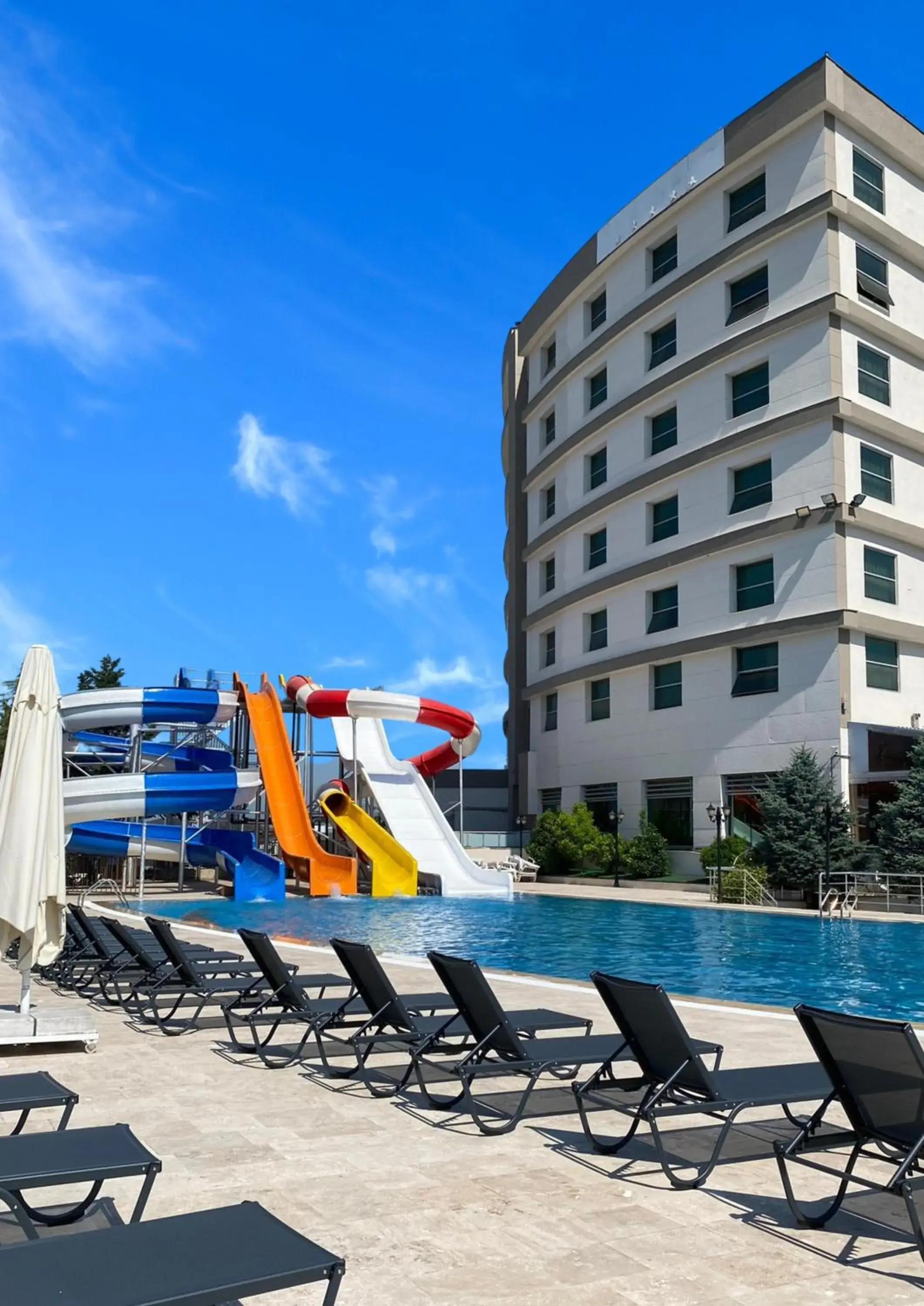 Swimming pool in The Sign Kocaeli Thermal Spa Hotel &Convention Center Swimming pool in The Sign Kocaeli Thermal Spa Hotel &Convention Center