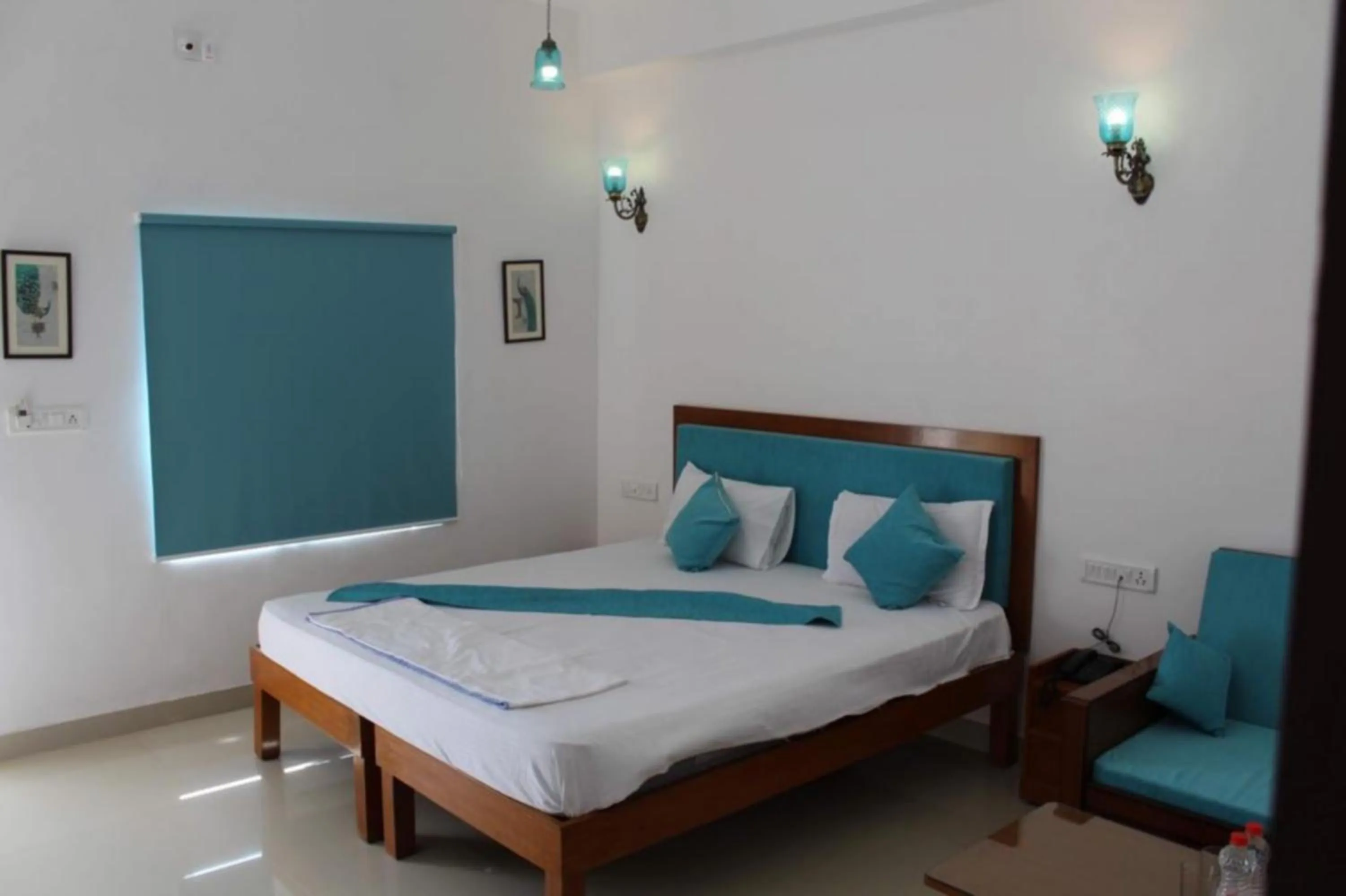Bedroom, Bed in Devendragarh Palace - Luxury Paying Guest House