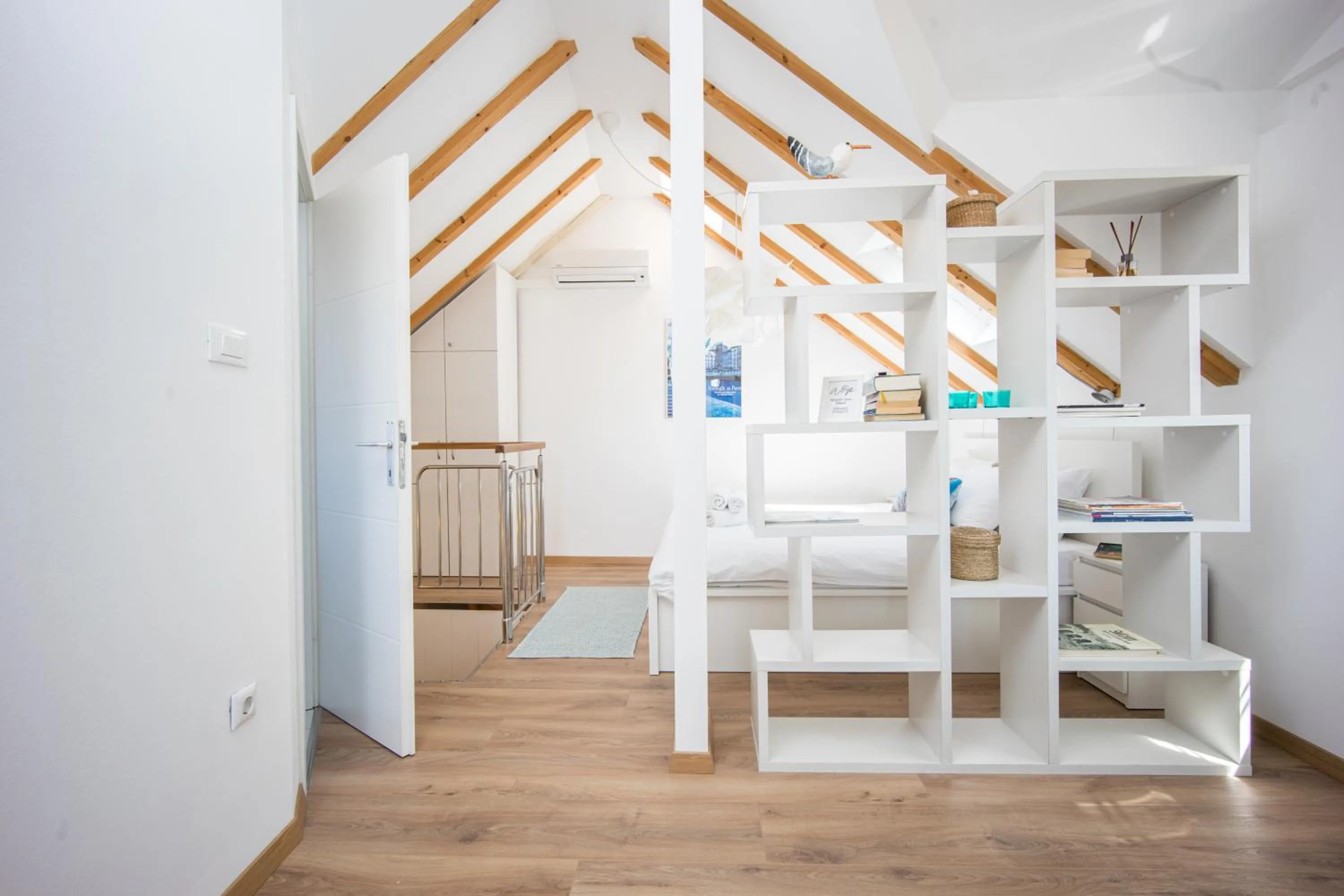 Photo of the whole room in Tragos Lemon Tree