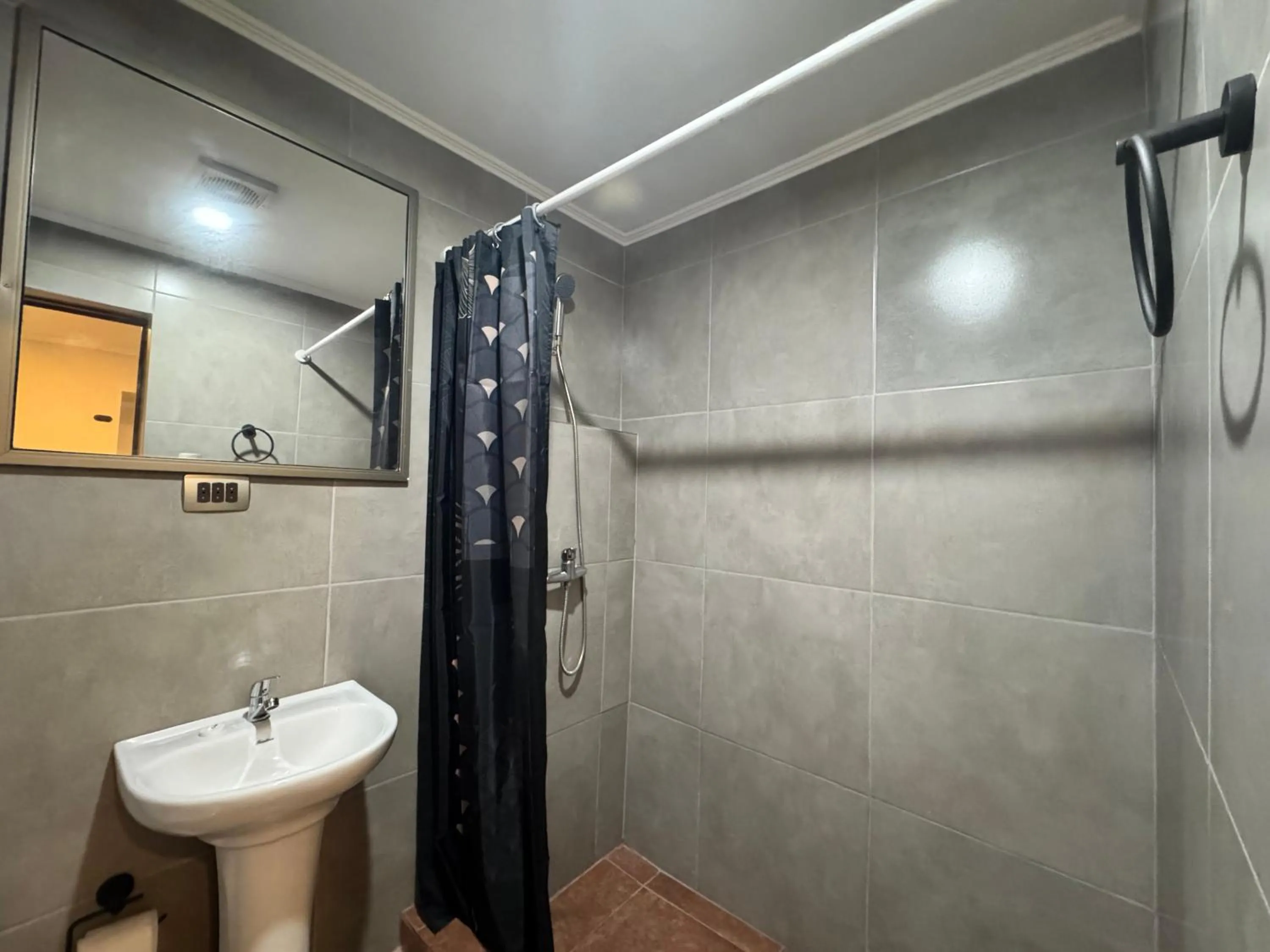 Shower in Residencial Don Santiago