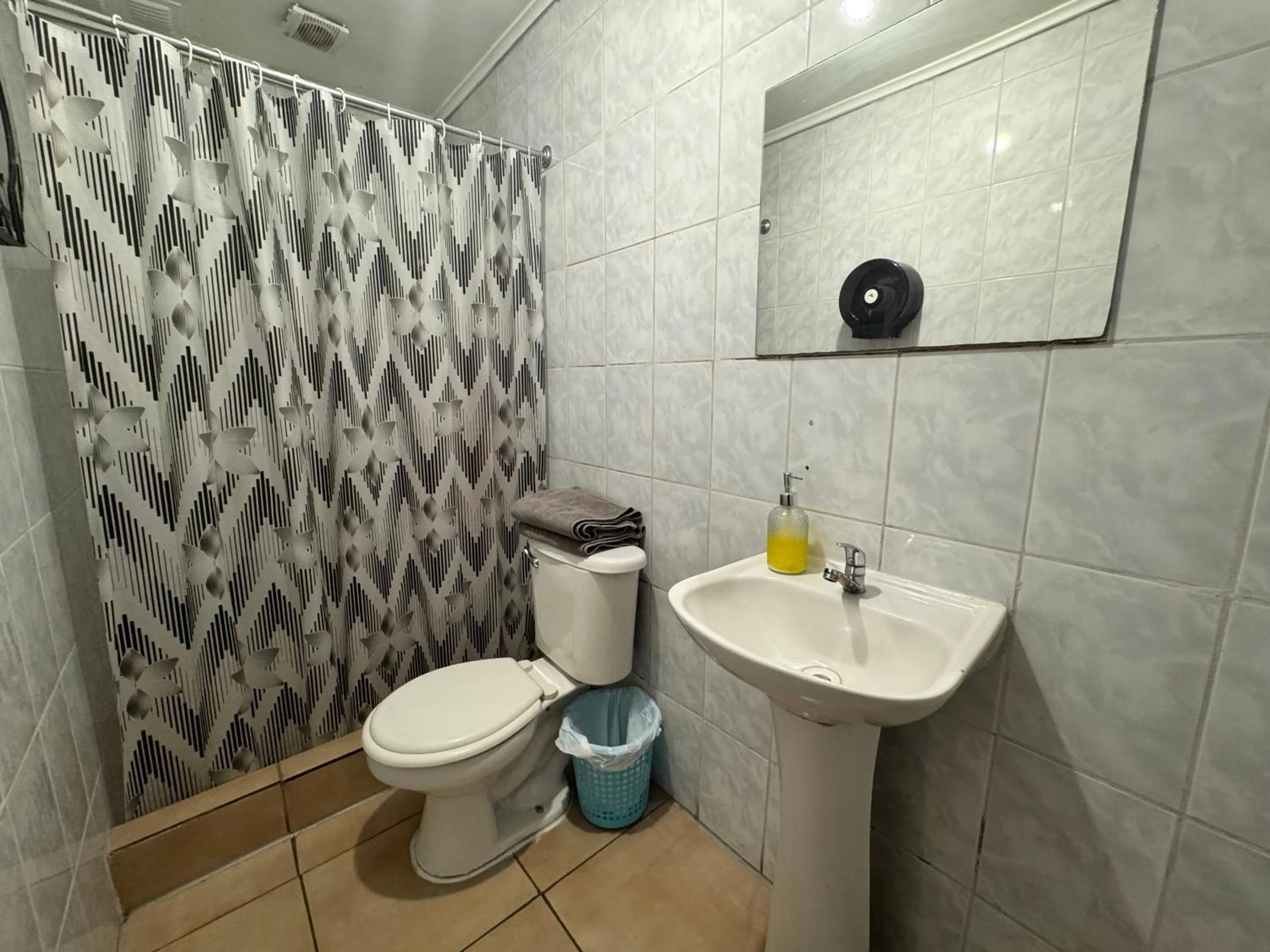 Shower in Residencial Don Santiago