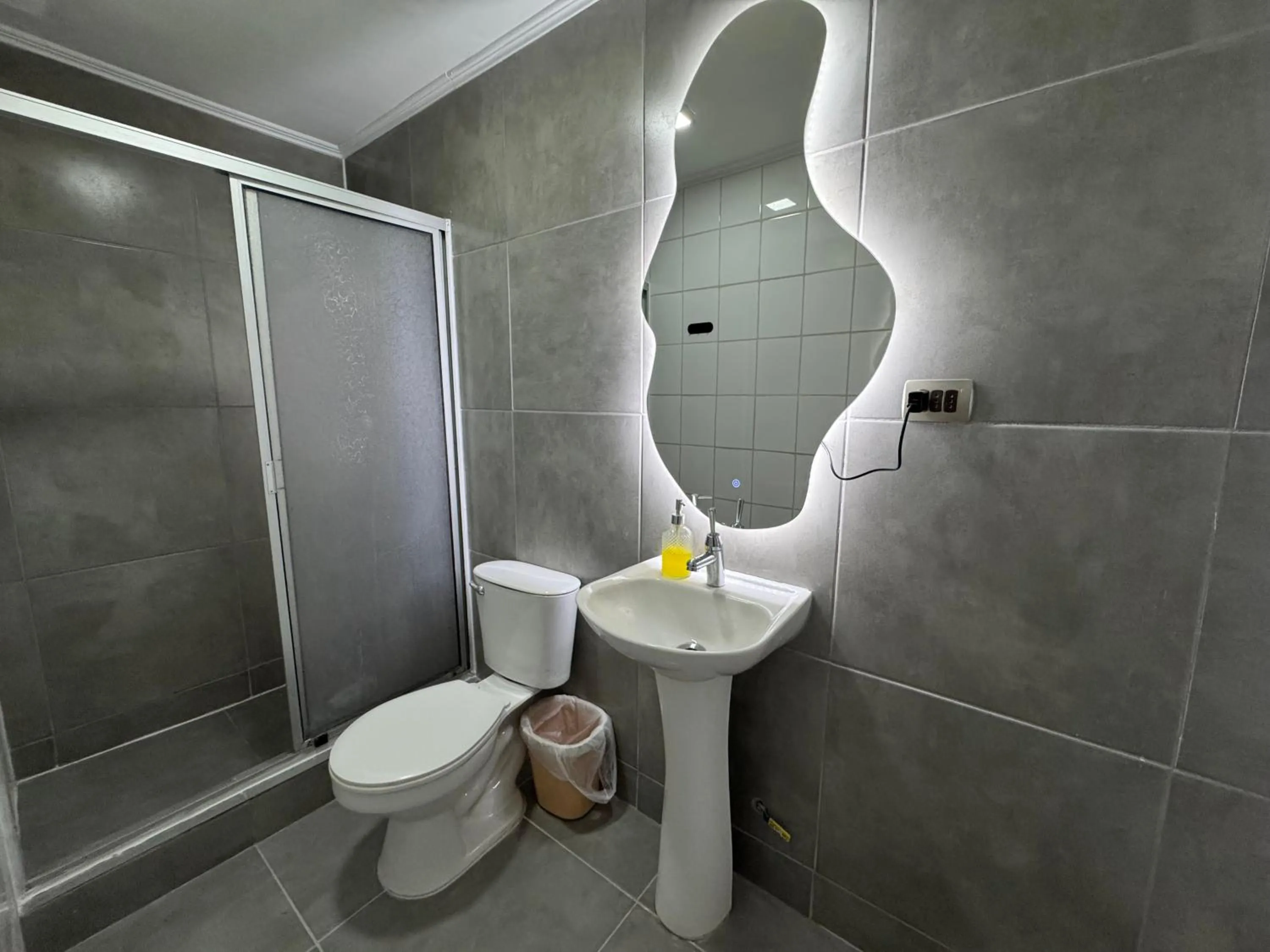 Shower in Residencial Don Santiago