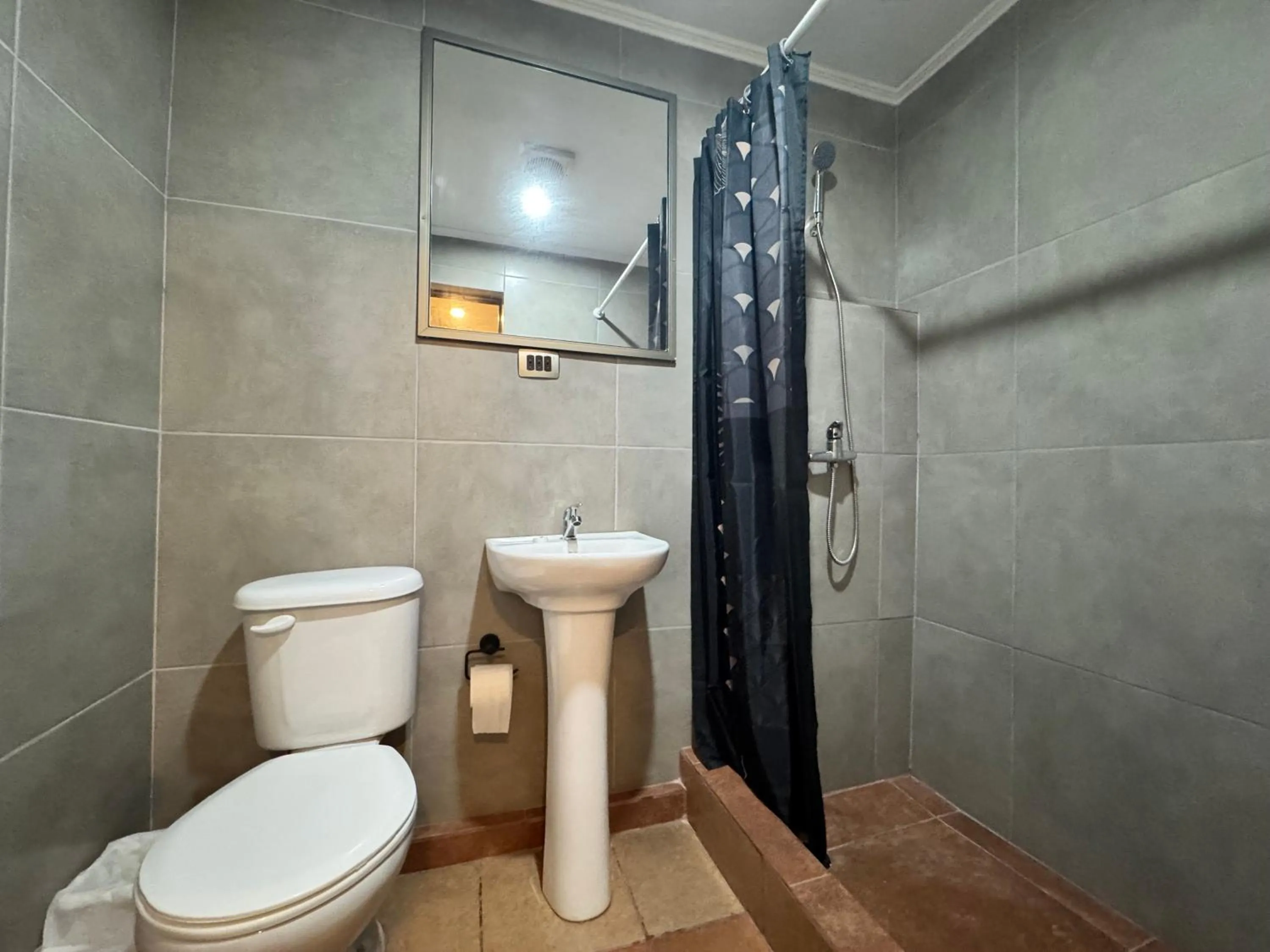 Shower in Residencial Don Santiago