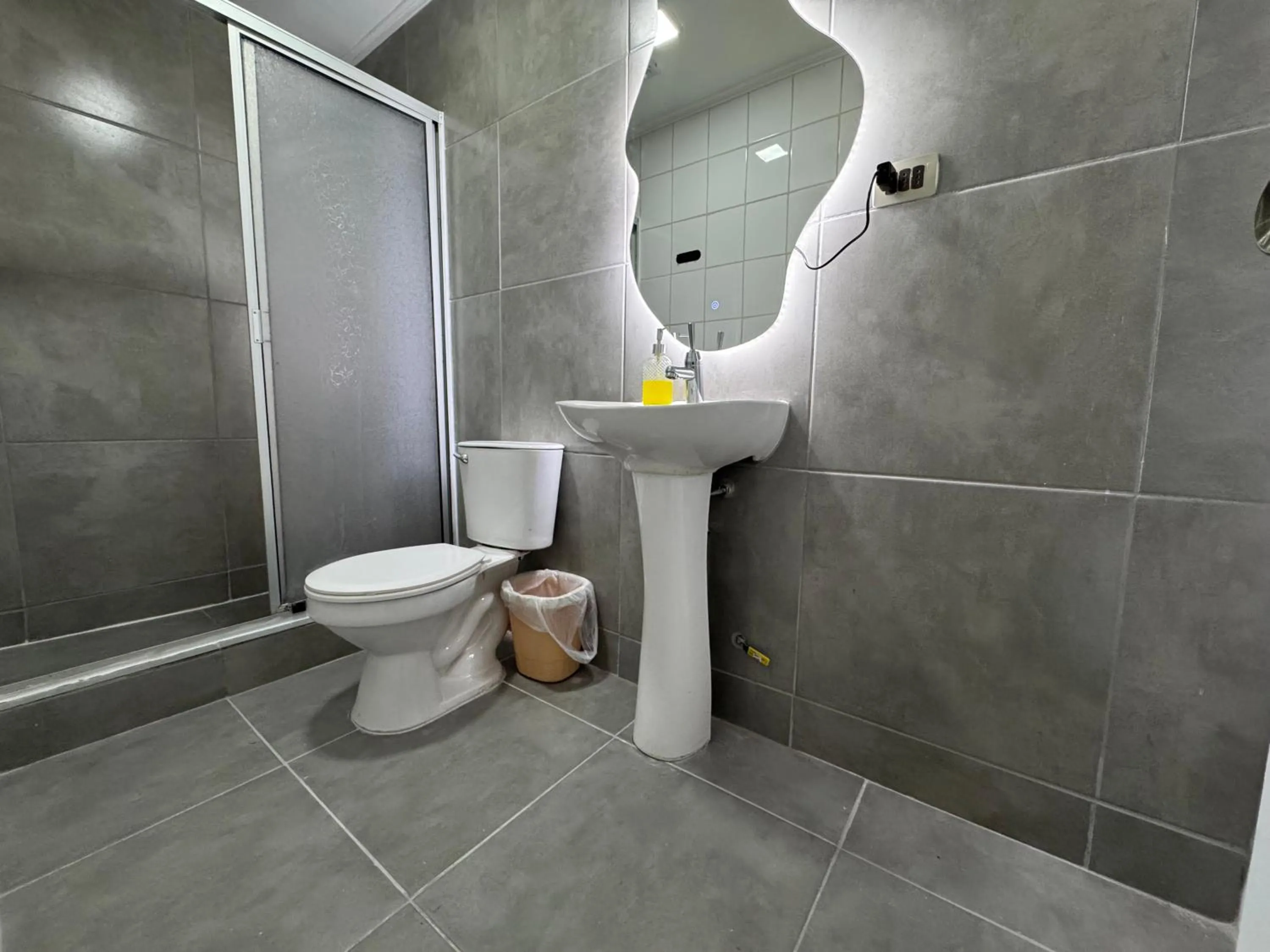Shower in Residencial Don Santiago