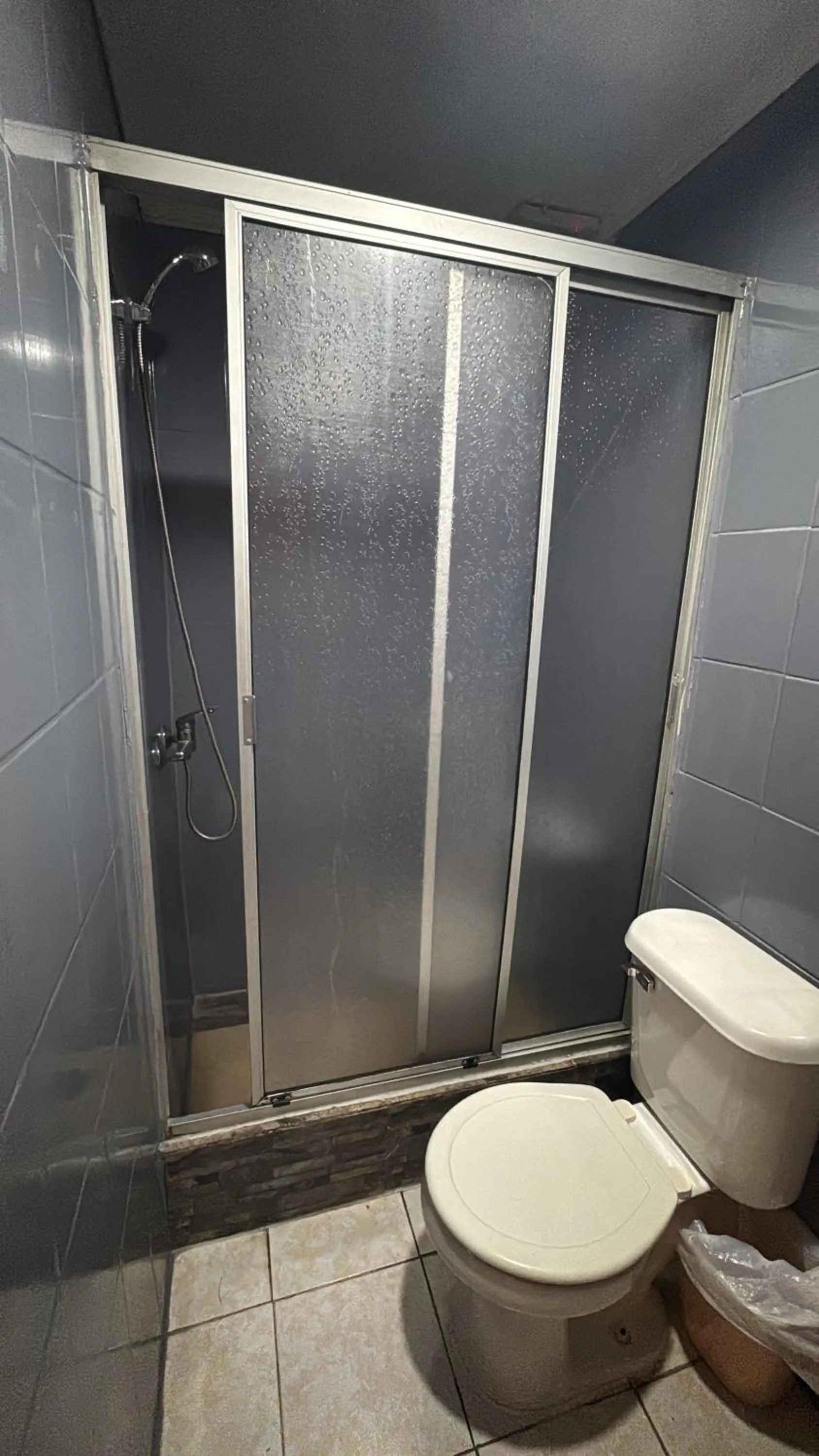 Shower in Residencial Don Santiago