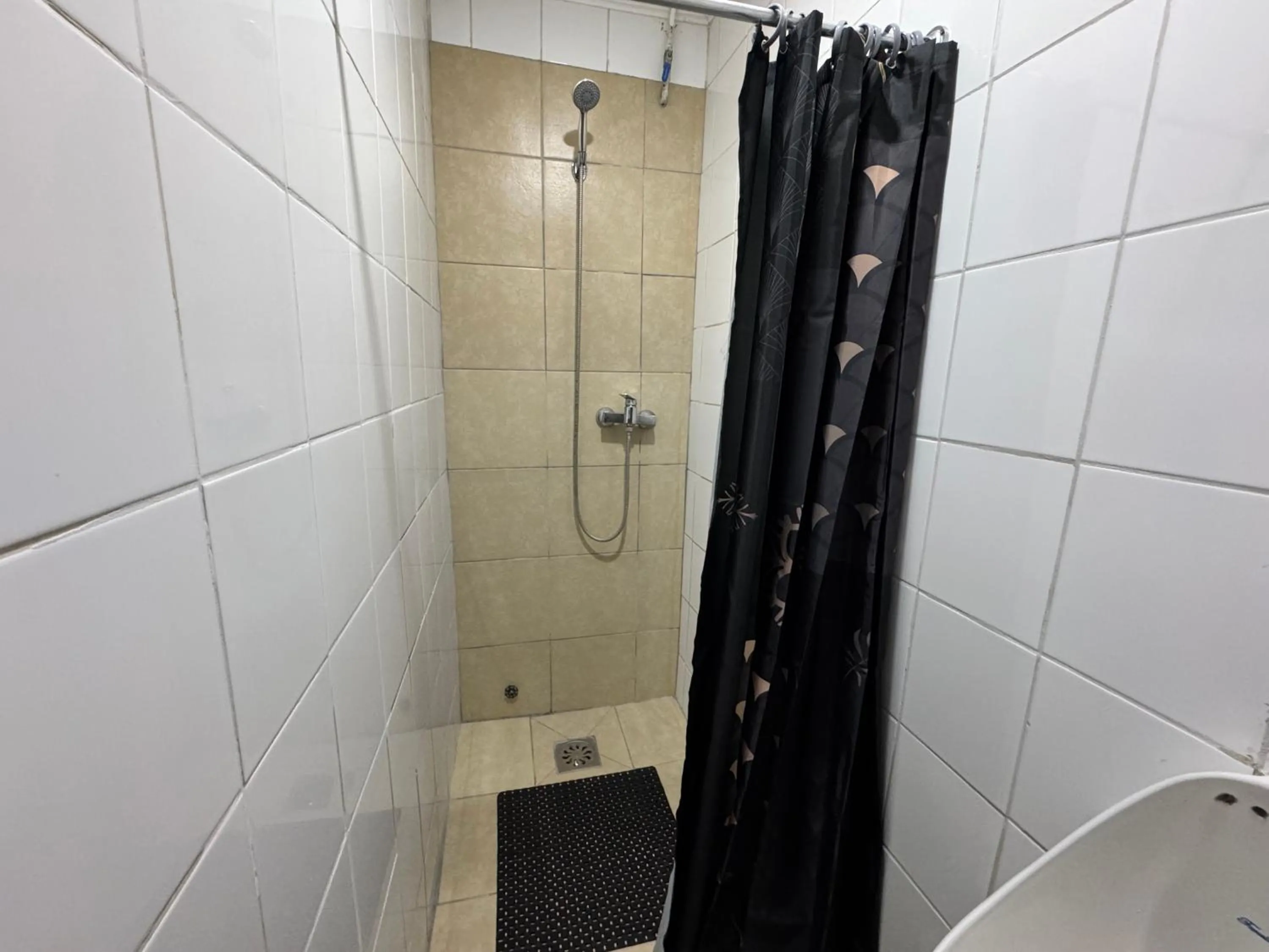 Shower in Residencial Don Santiago