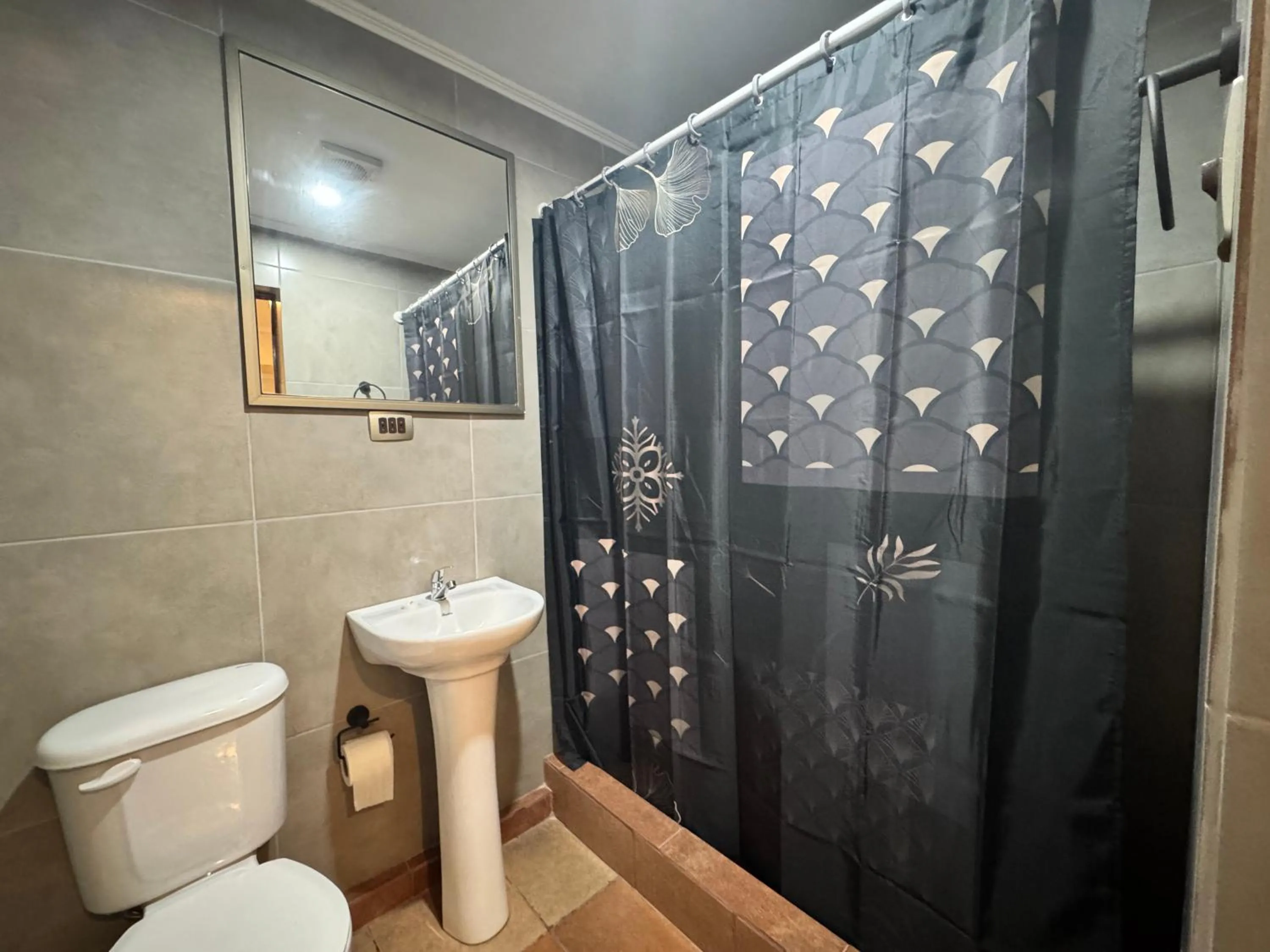 Shower in Residencial Don Santiago