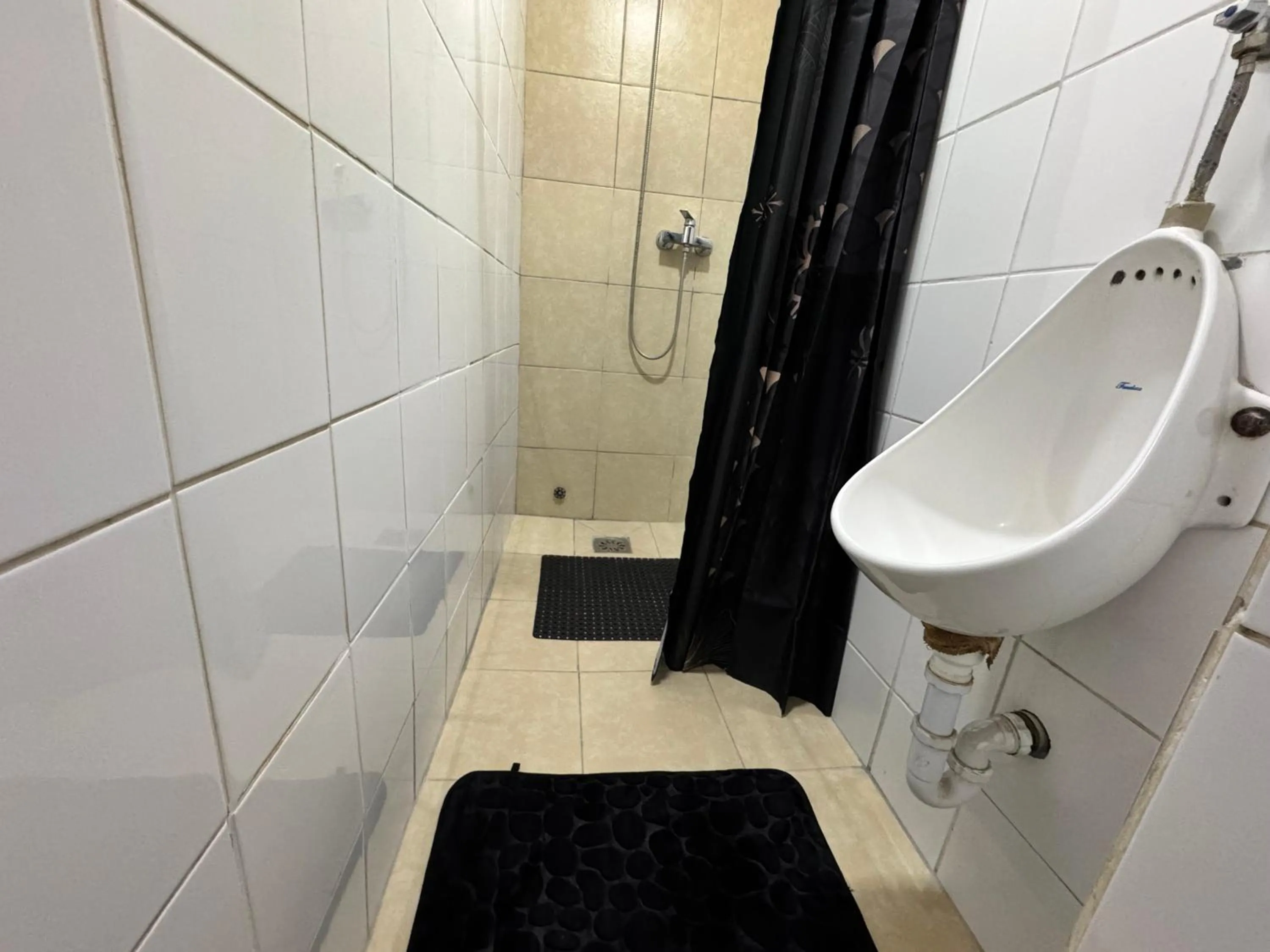 Shower in Residencial Don Santiago