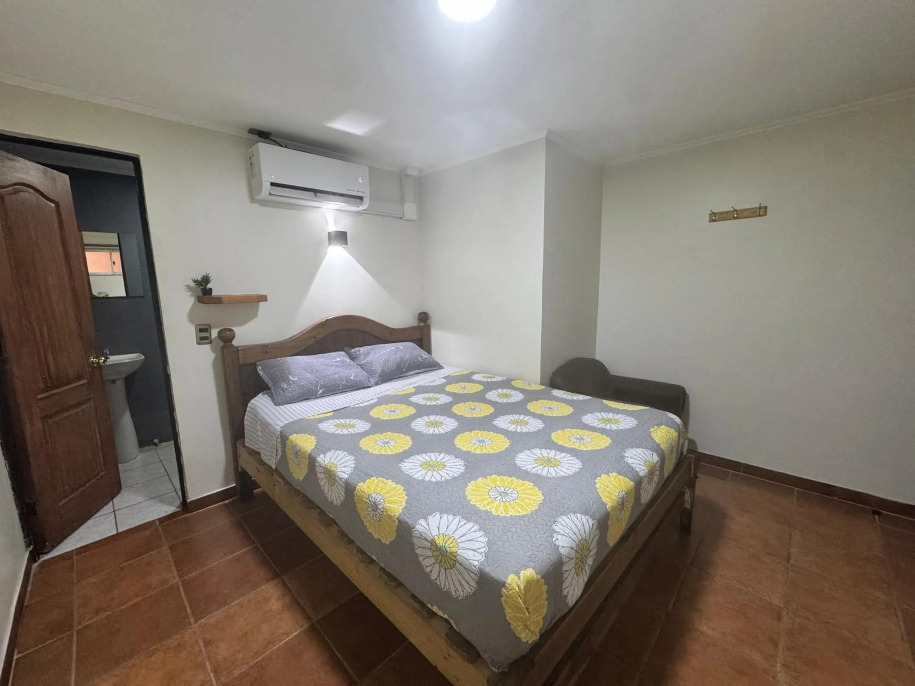 Bathroom, Bed in Residencial Don Santiago