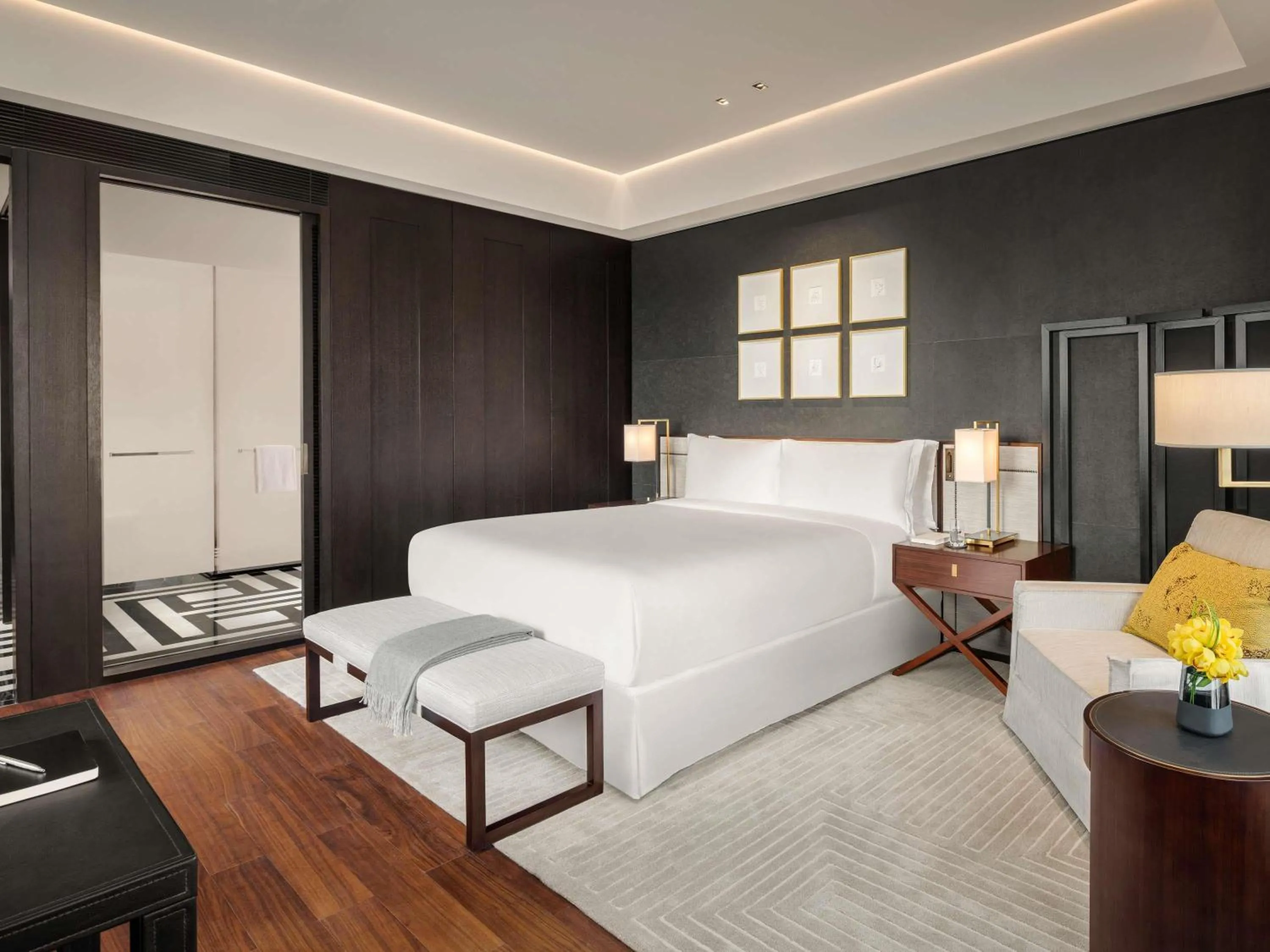 Bedroom, Bed in Fairmont Wuhan