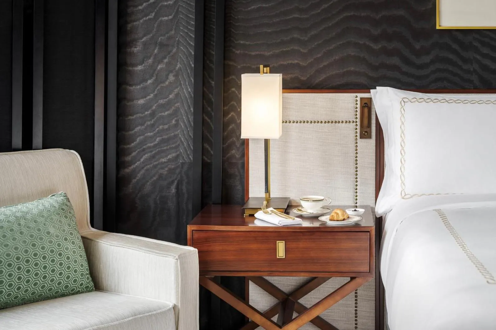 Breakfast, Bed in Fairmont Wuhan