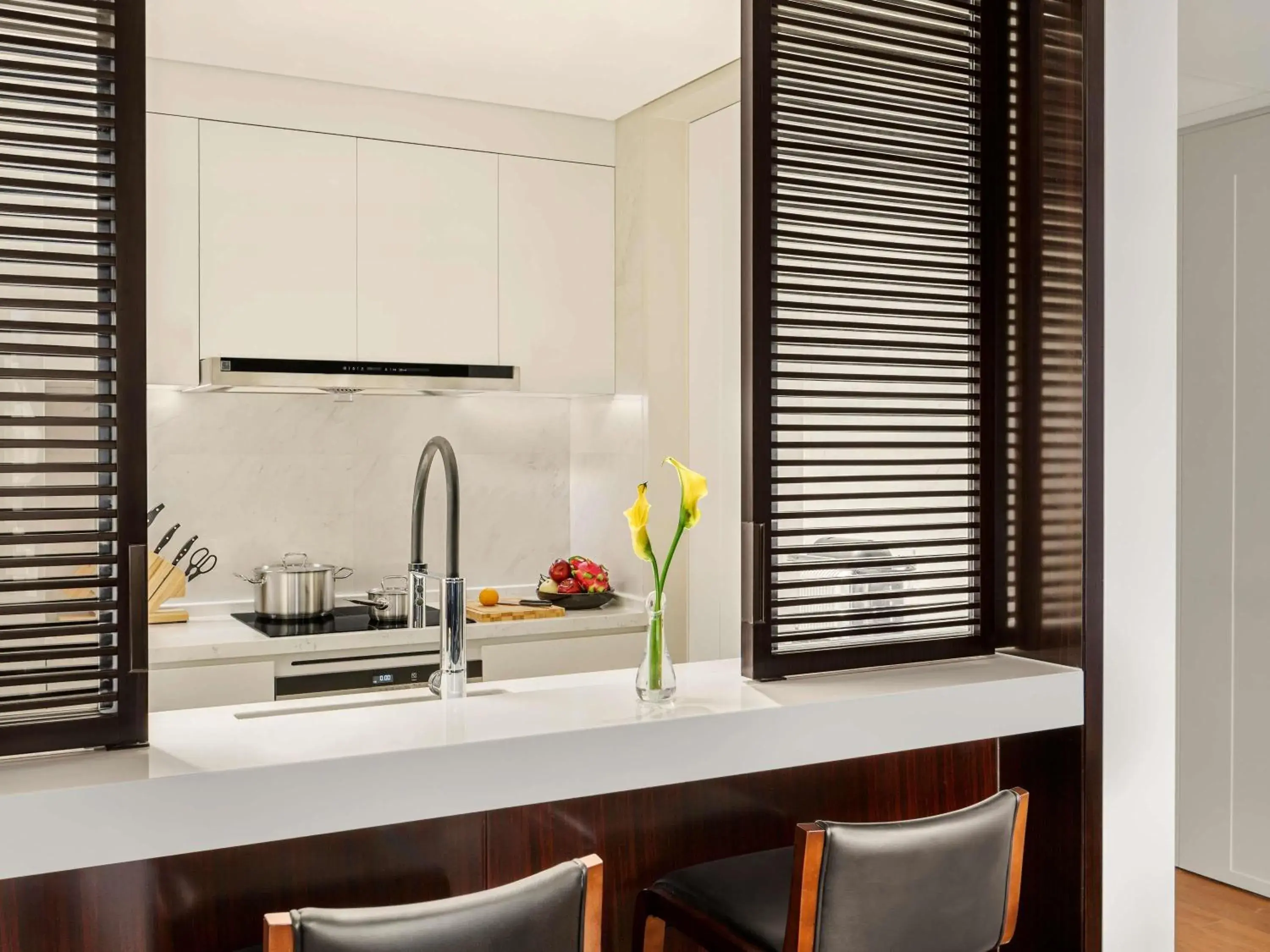 Bedroom in Fairmont Wuhan Bedroom in Fairmont Wuhan