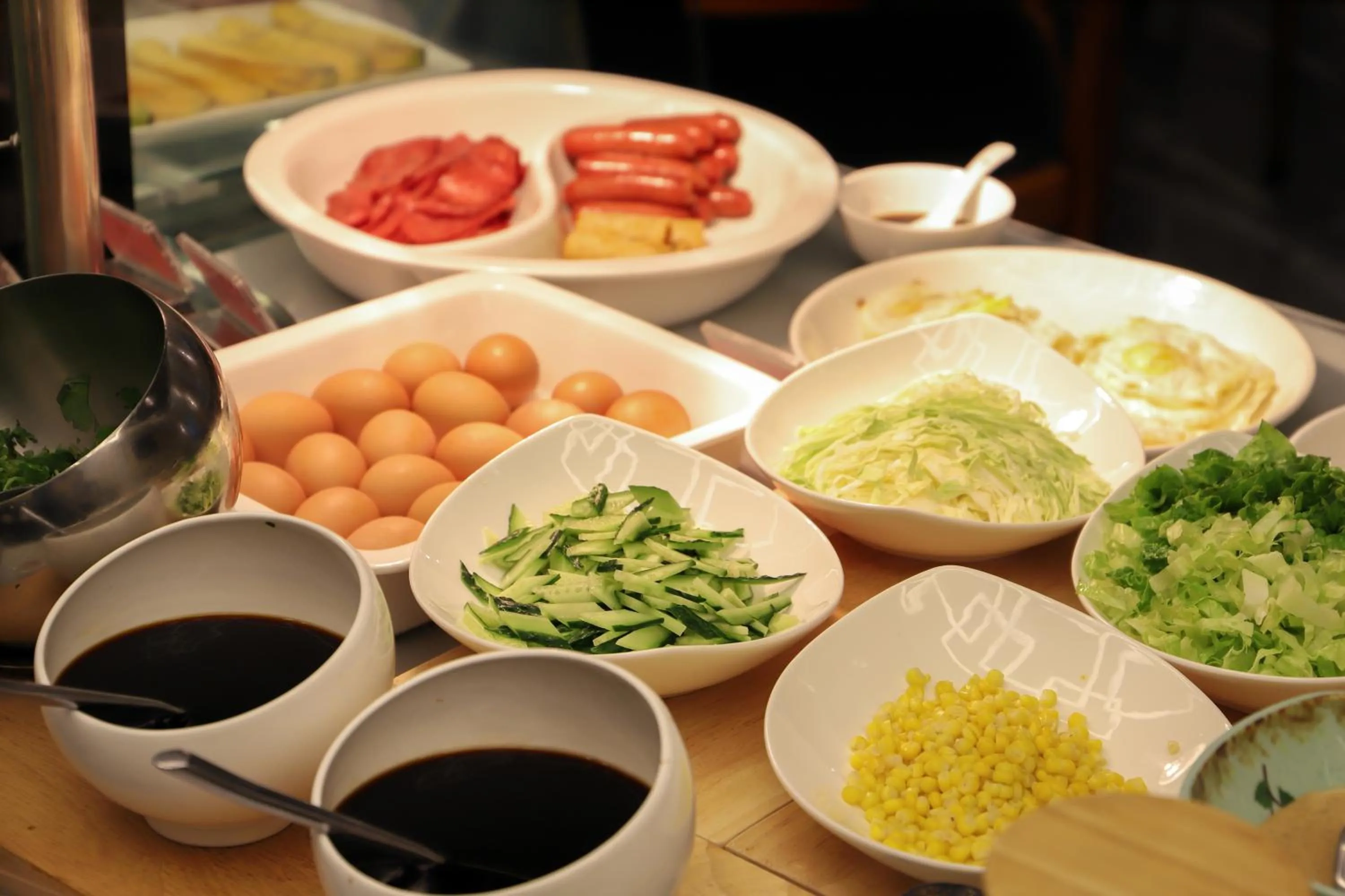 Buffet breakfast in Mengguo Hotel Pudong Airport