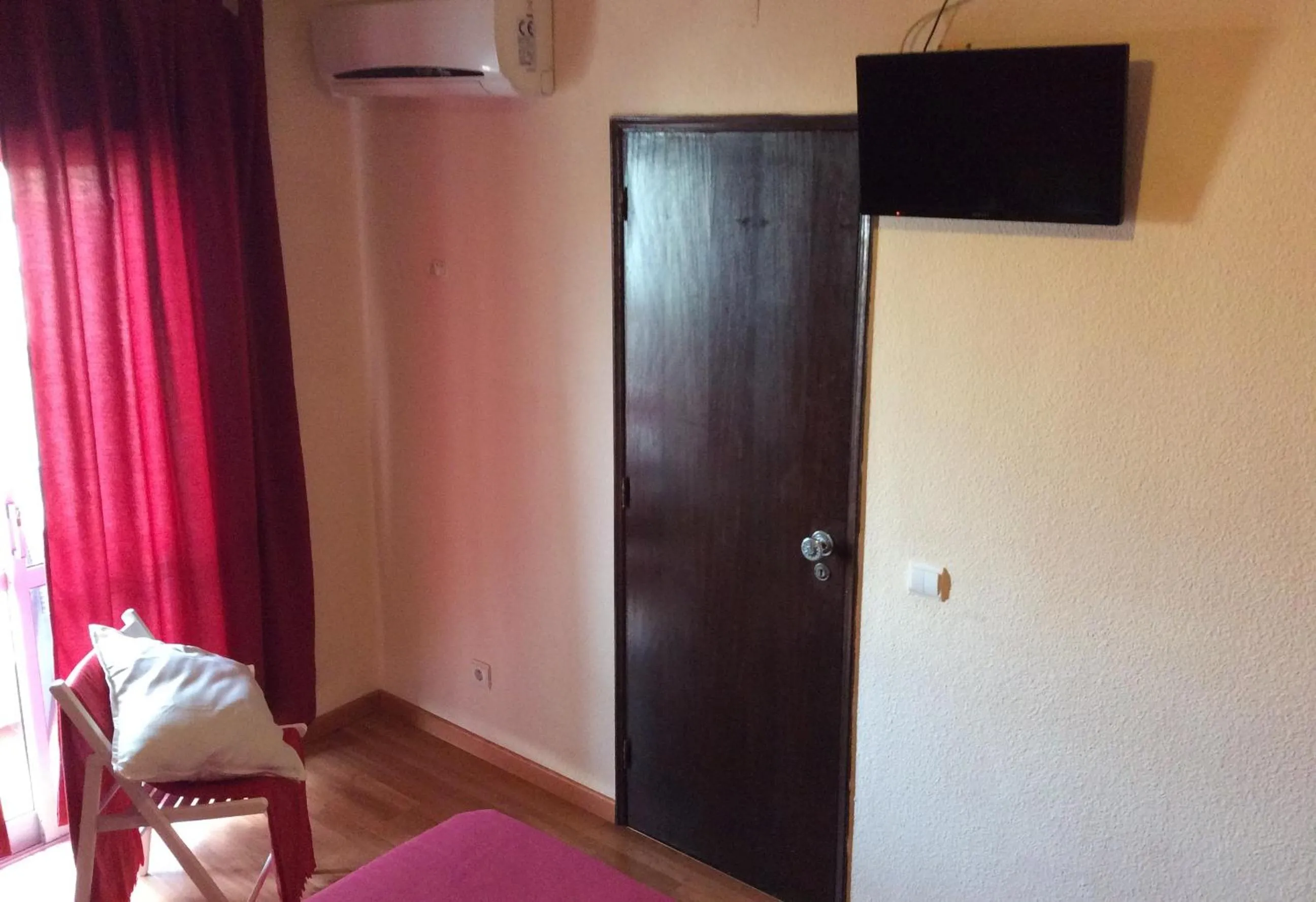 TV and multimedia in Guesthouse RSA by Umbral