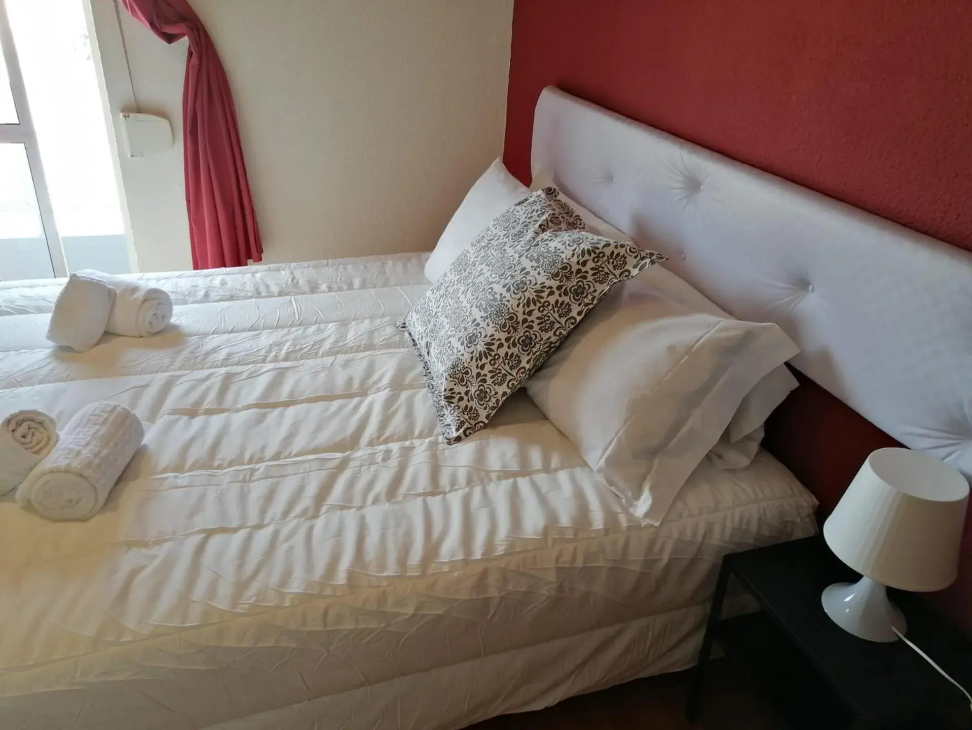 Double Room in Guesthouse RSA by Umbral Double Room in Guesthouse RSA by Umbral