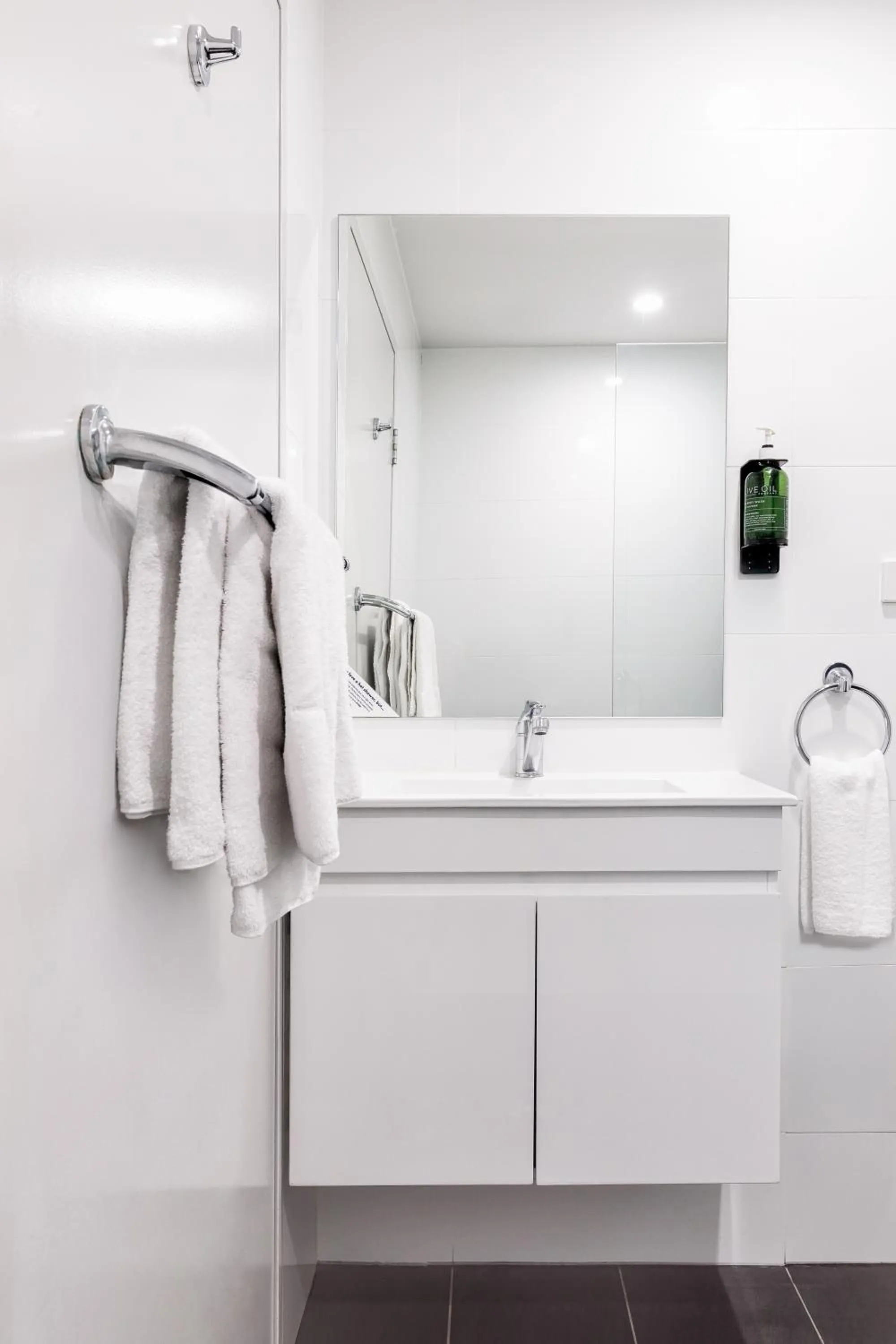 Bathroom in Kingsgrove Hotel