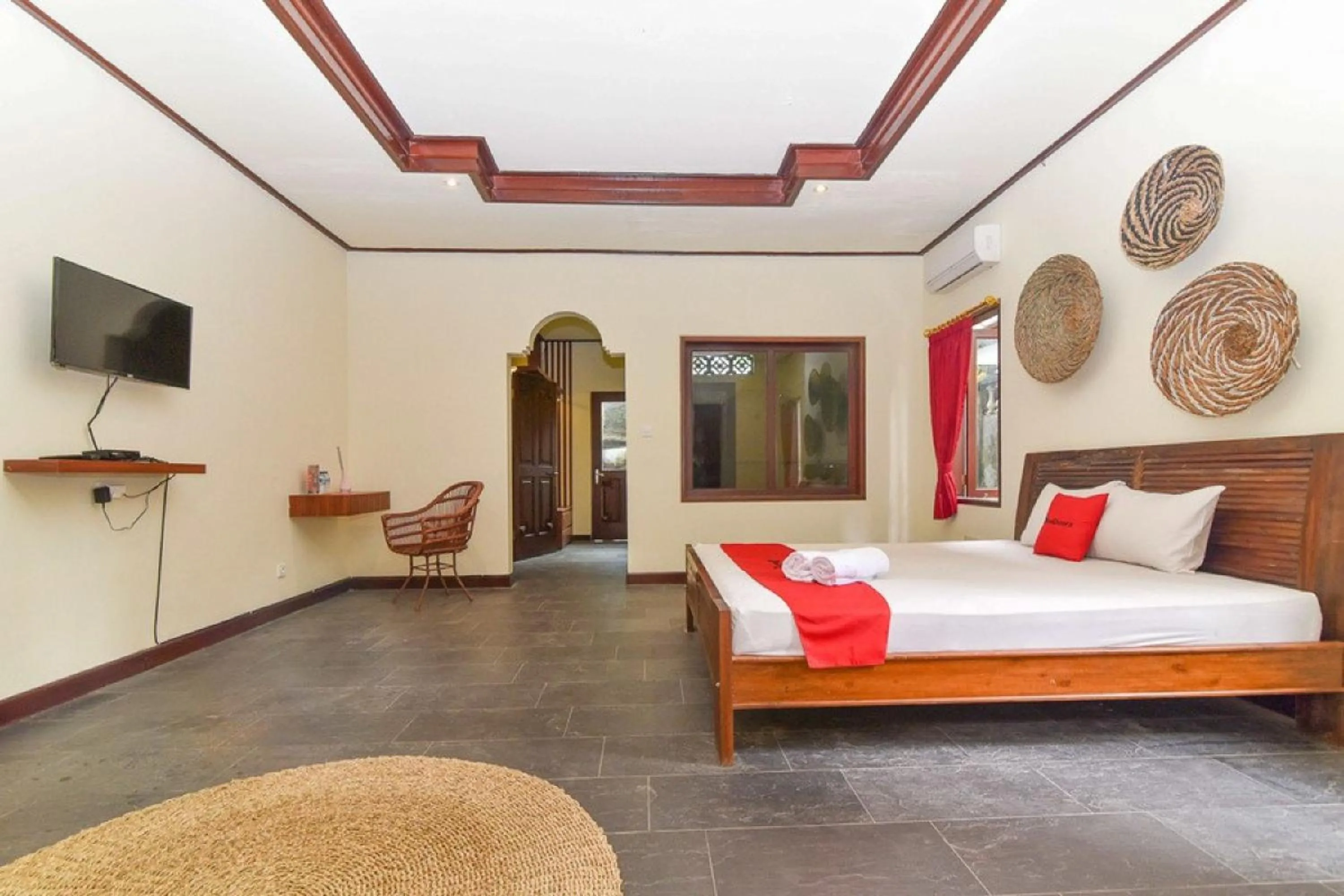 Bed in RedDoorz Plus near Seminyak Square