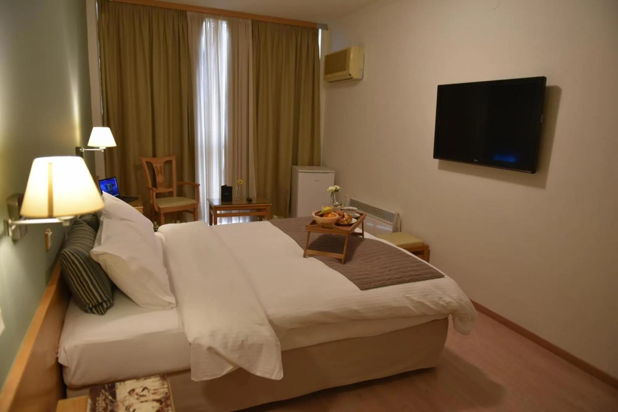 Bed in Hotel Xanthippion