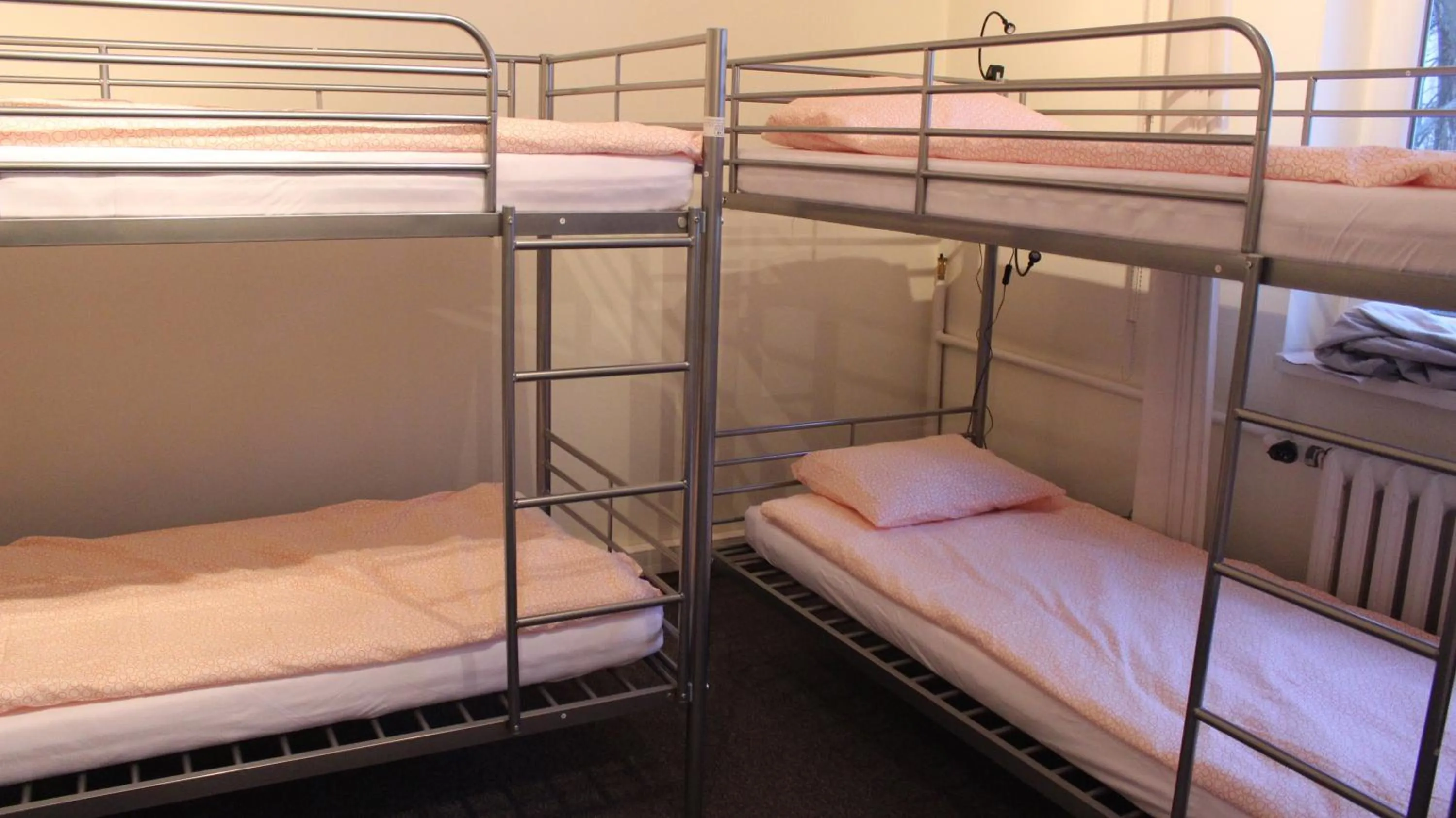 Bed in Hotelik Okęcie 39 - Nocleg i Parking Blisko Lotnisko Okęcie