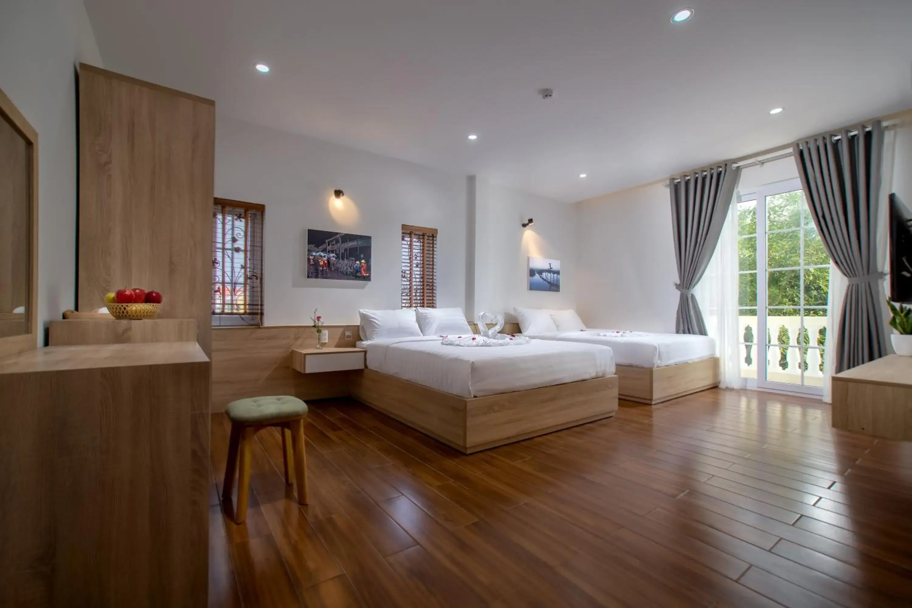 Family 2 King Bed Room in Truc Loc Villa Family 2 King Bed Room in Truc Loc Villa