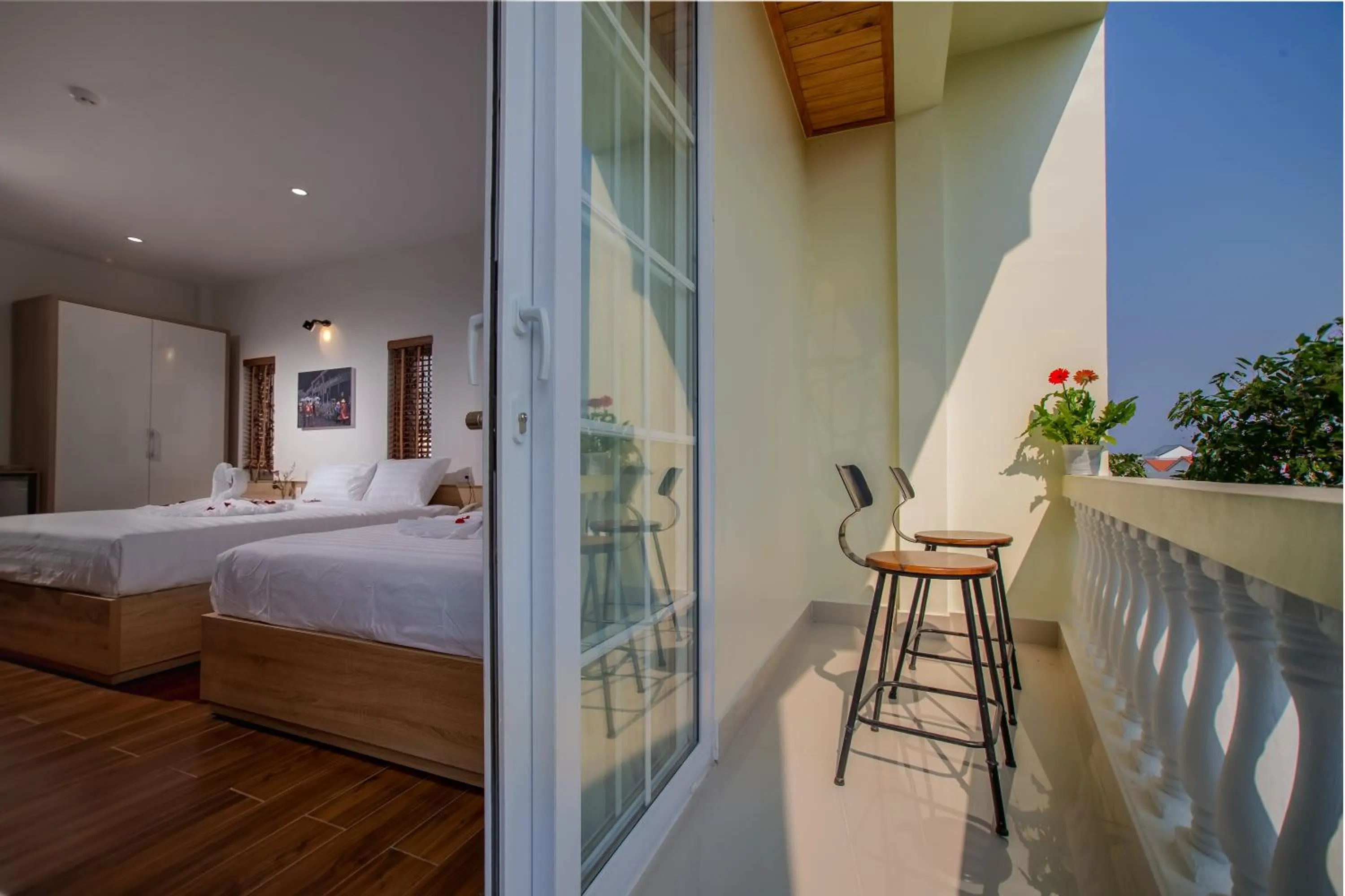 Balcony/Terrace, Bed in Truc Loc Villa