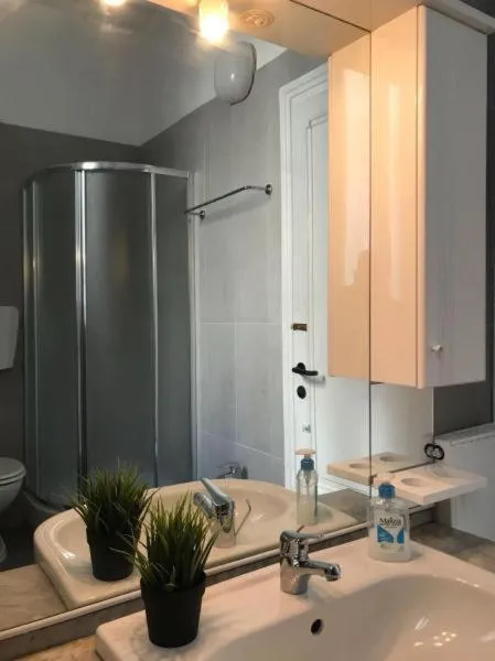 Shower in Locanda Otello