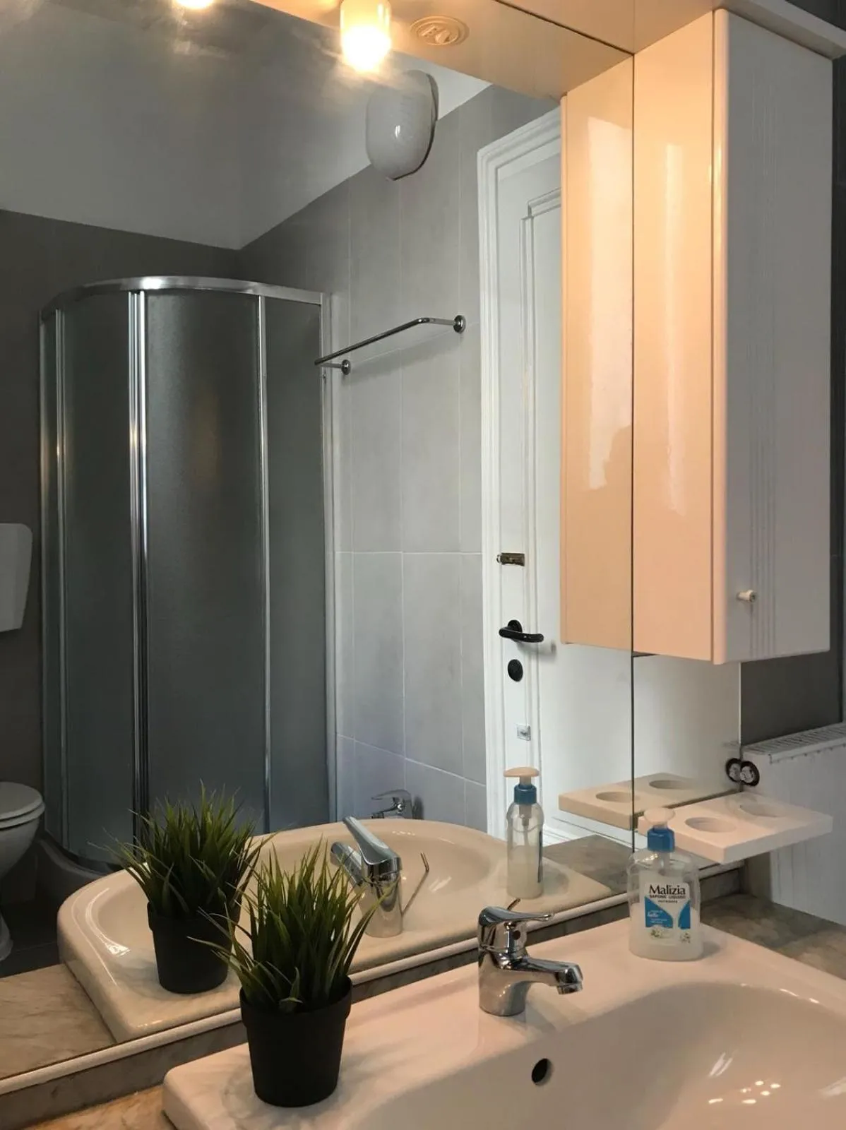 Bathroom in Locanda Otello
