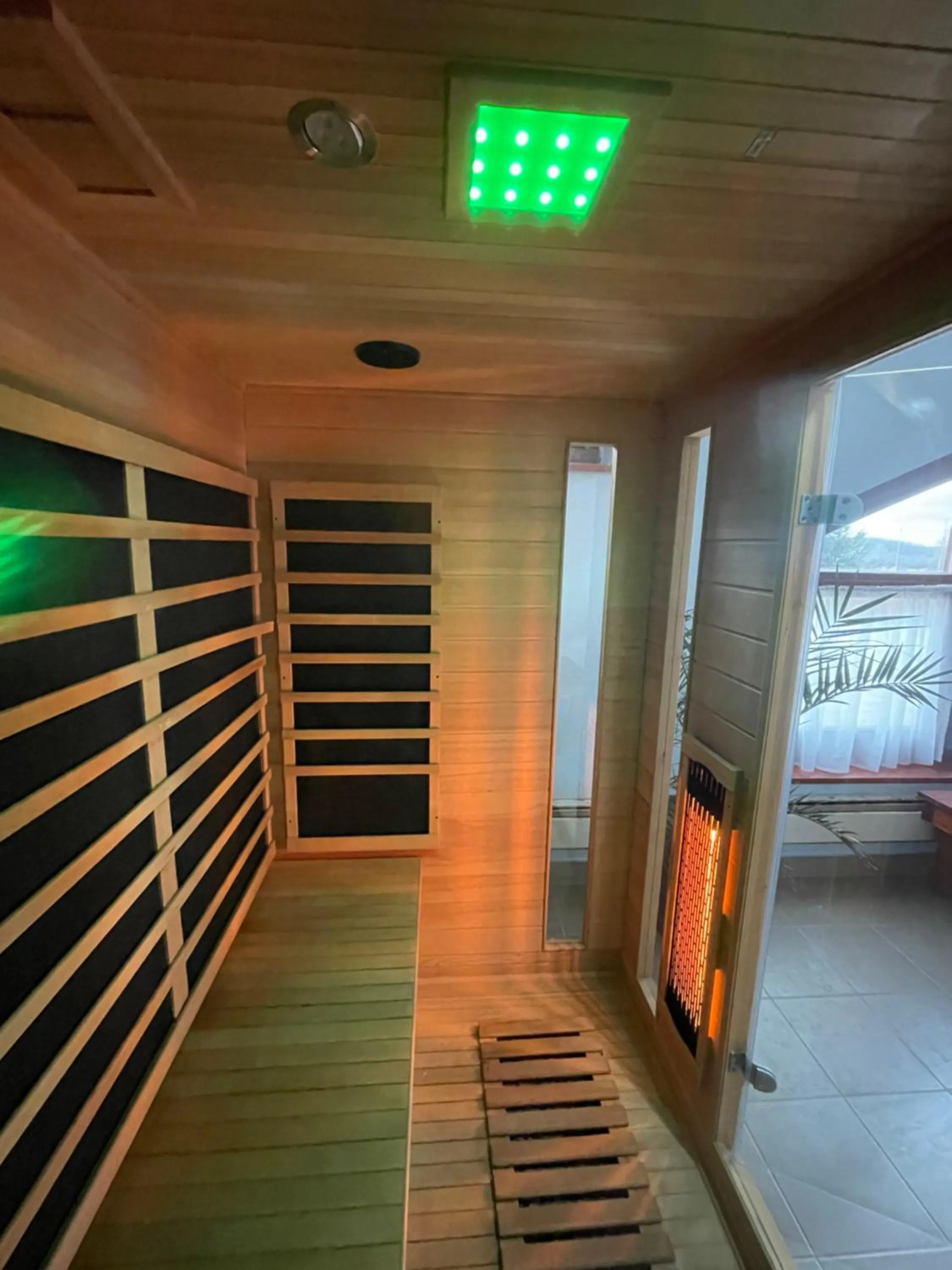 Sauna, Bed in Hotel Hunor