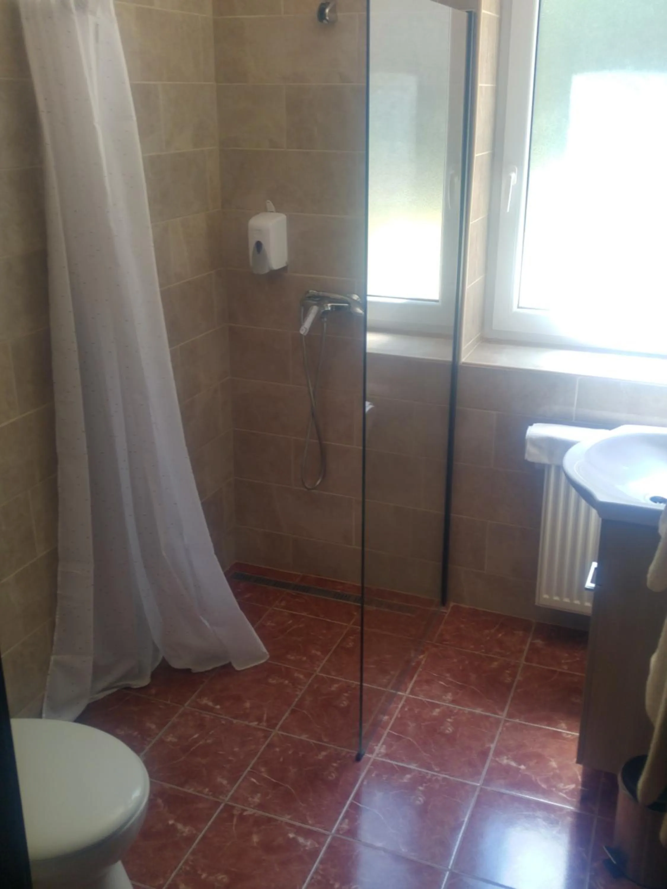 Shower in Hotel Hunor