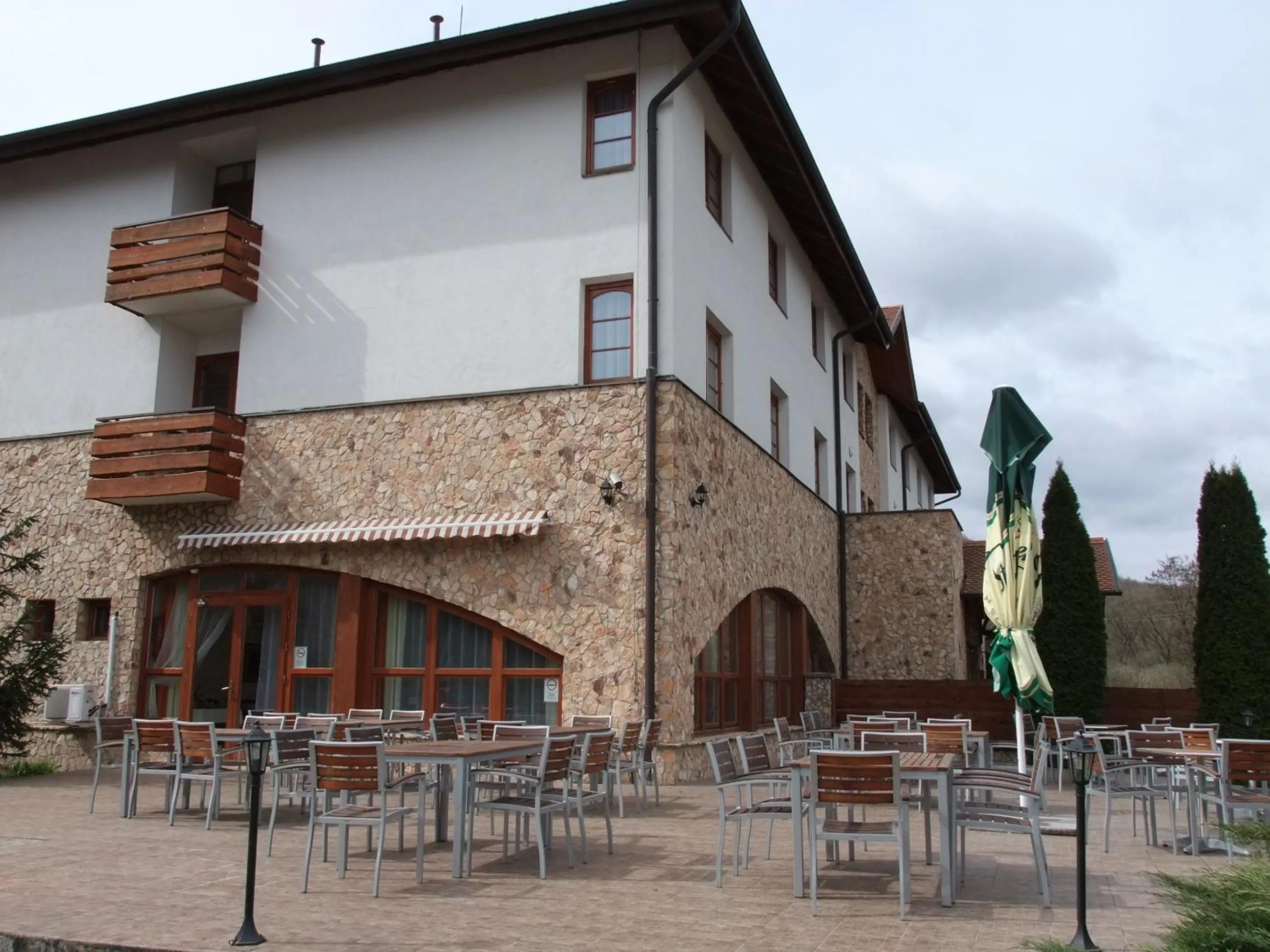 Property building in Hotel Hunor