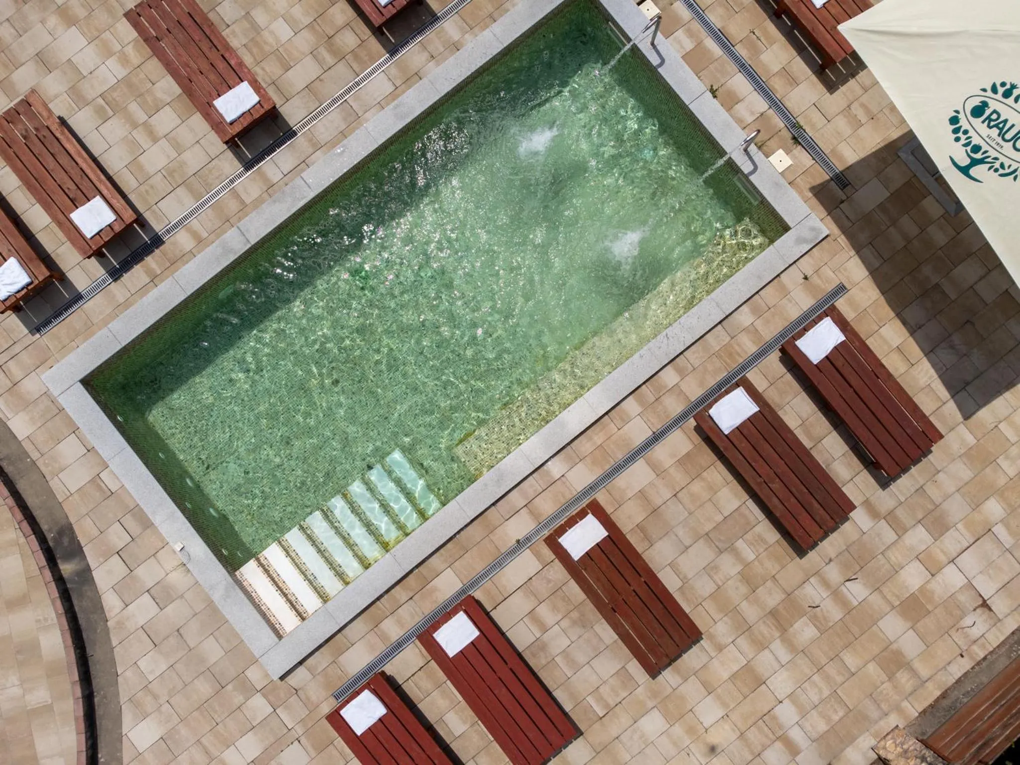 Swimming pool in Hotel Hunor