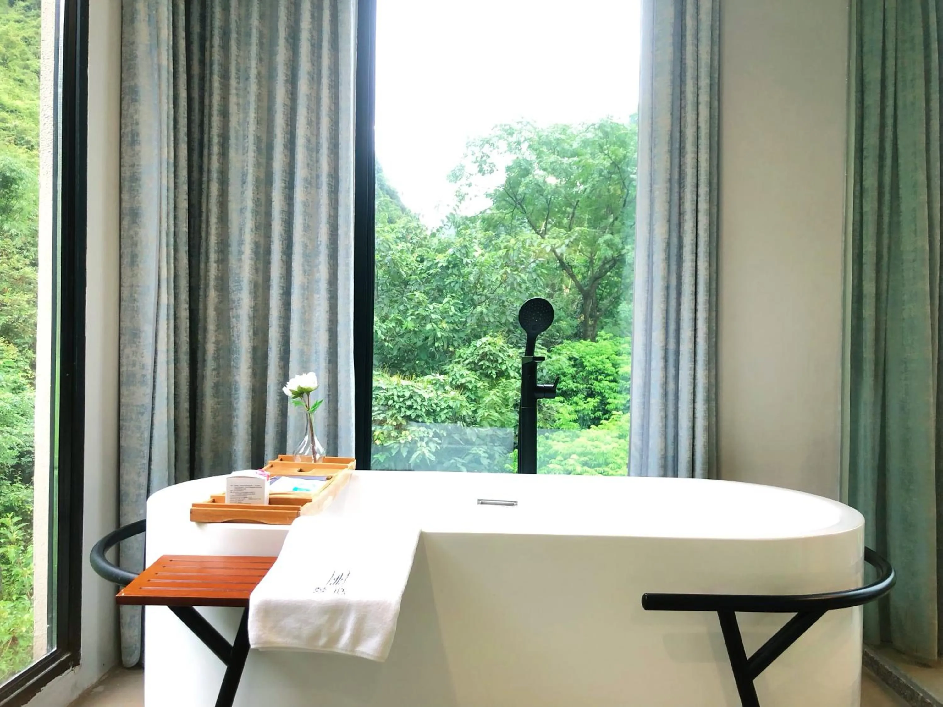 Yangshuo Serene Cove Hotel