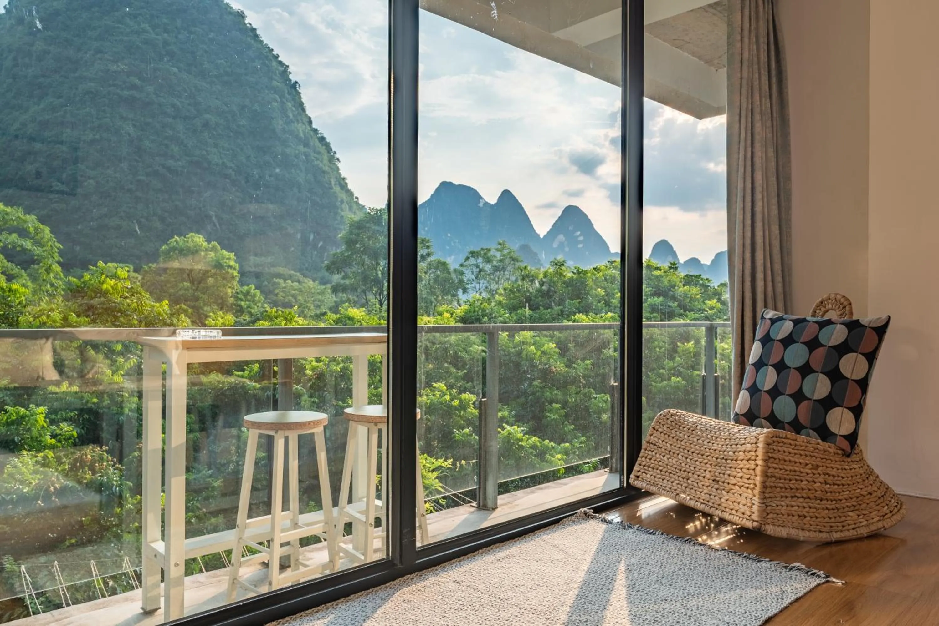 Yangshuo Serene Cove Hotel