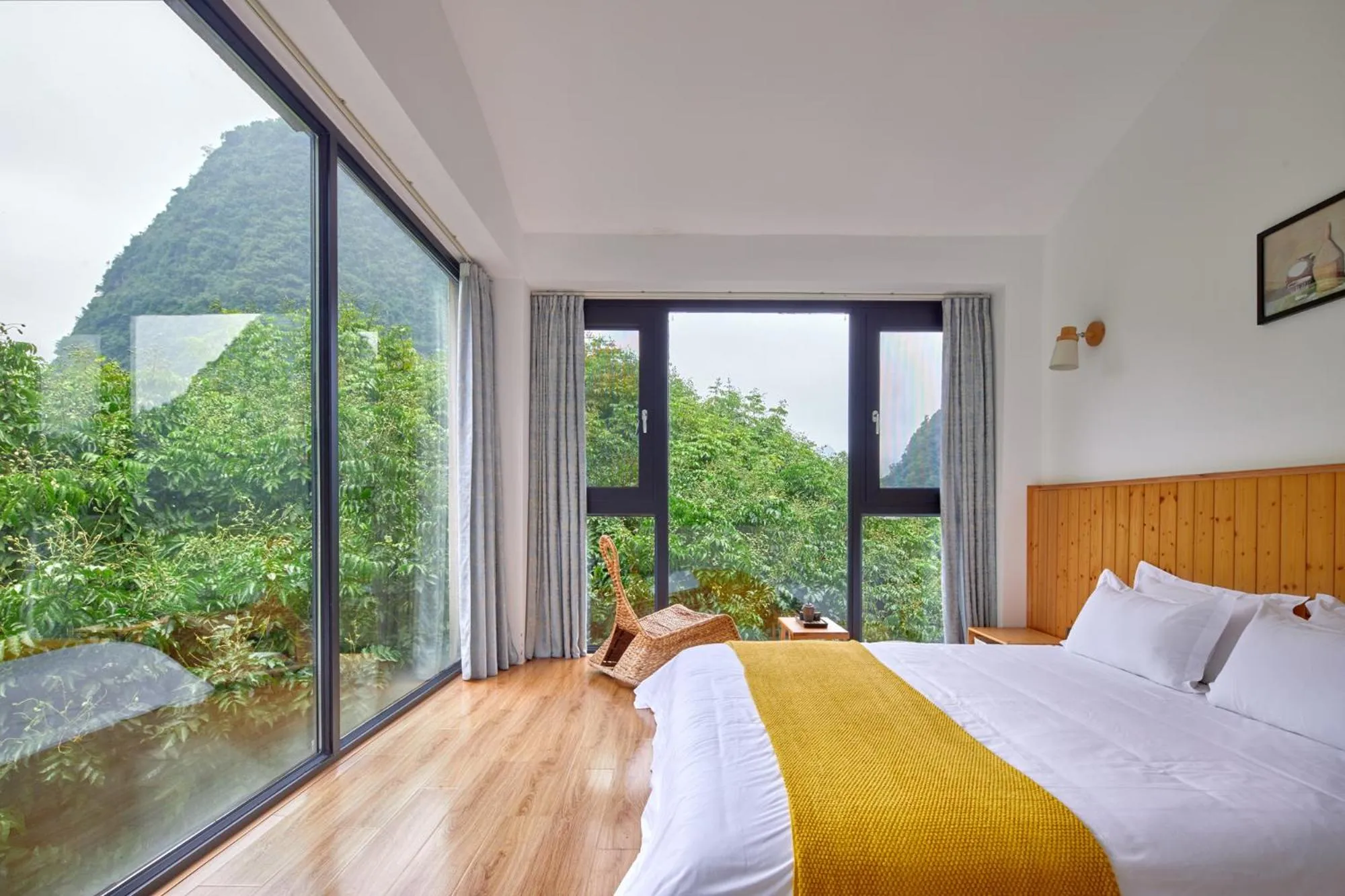 Bed in Yangshuo Serene Cove Hotel