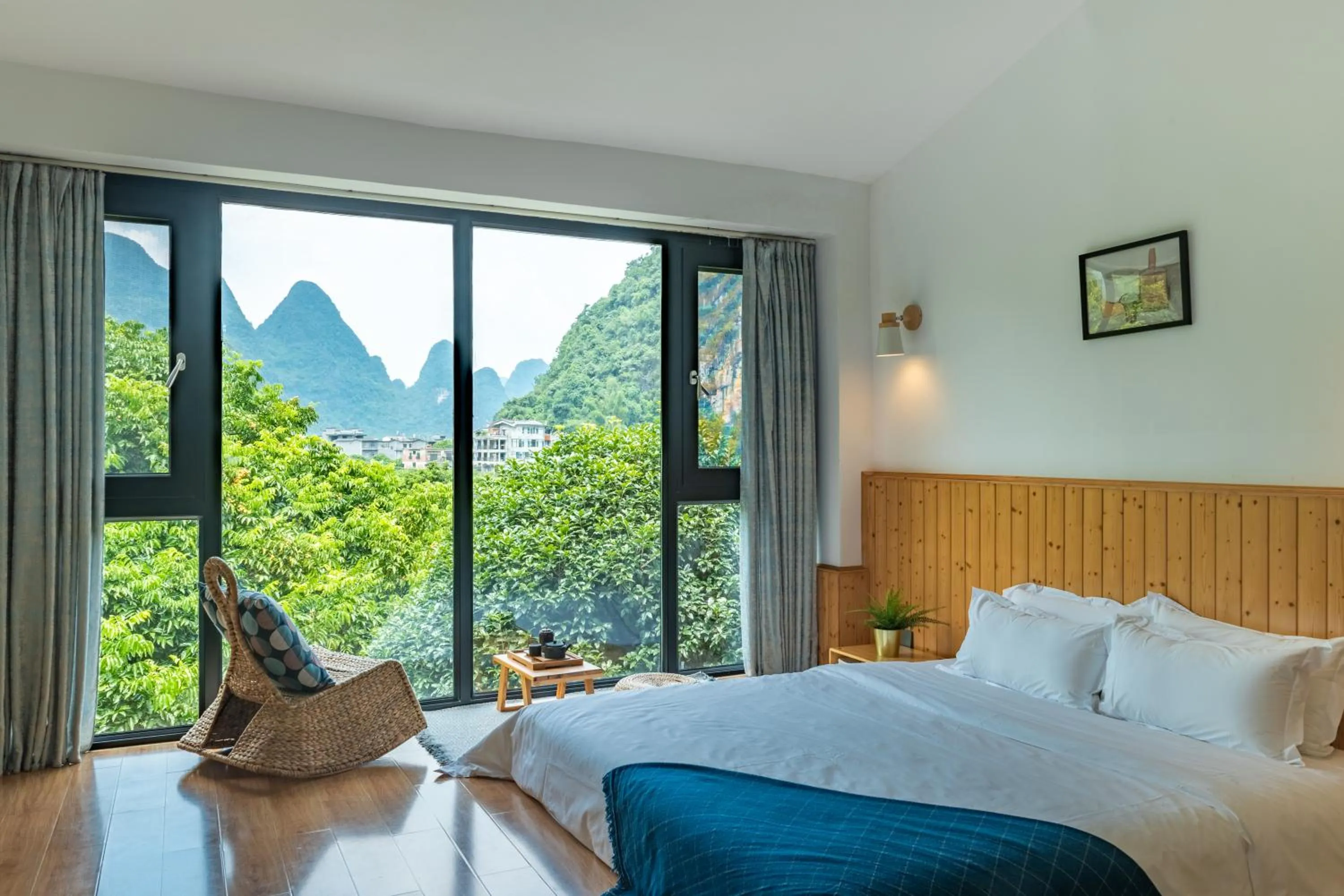 Bed in Yangshuo Serene Cove Hotel